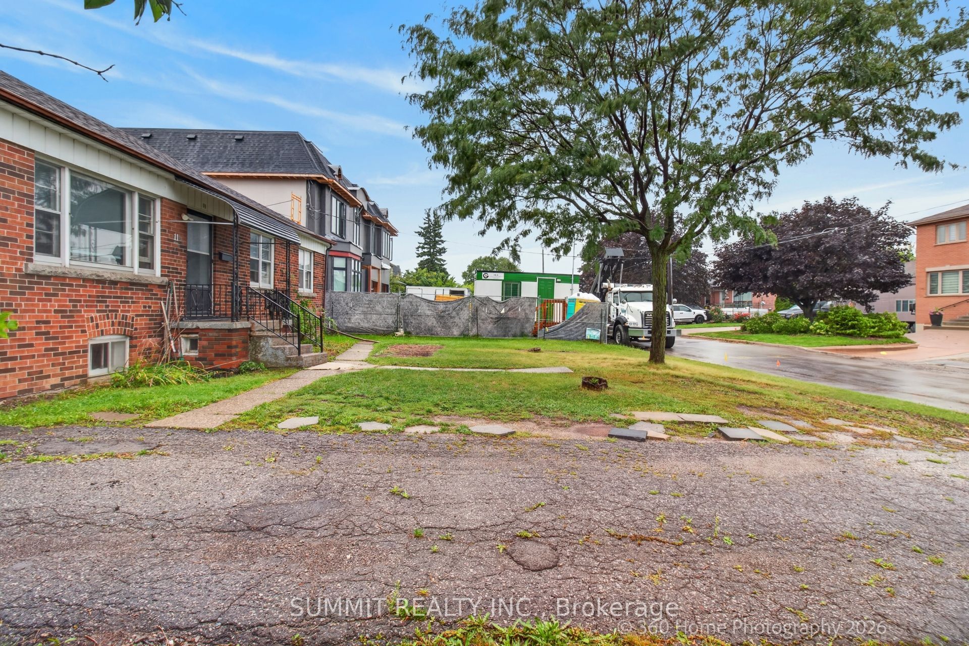 11 Faith Avenue, Toronto, ON M3H 1W2 photo 4