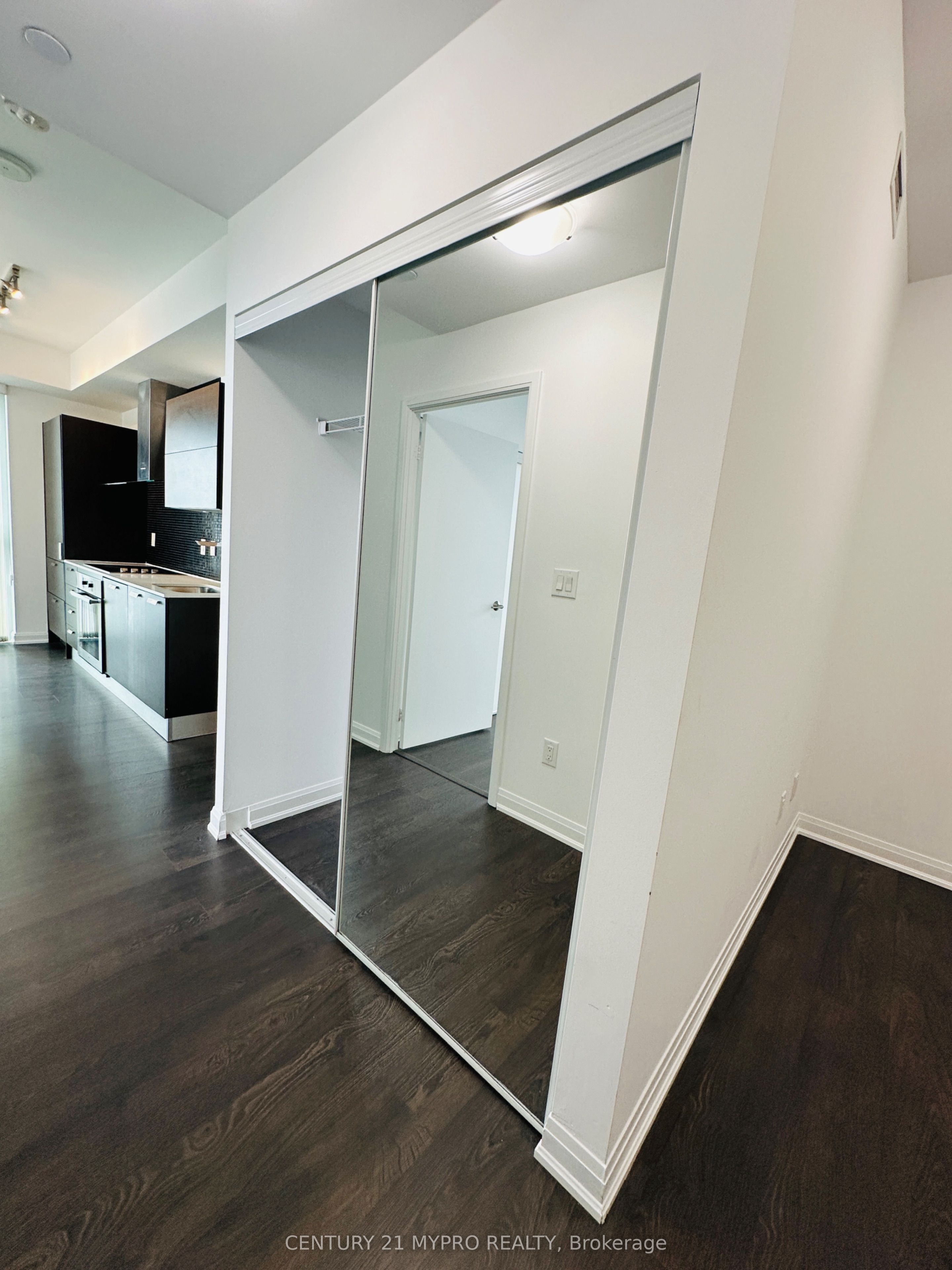 9 Bogert Avenue 2803, Toronto, ON M2N 0H3 photo 4