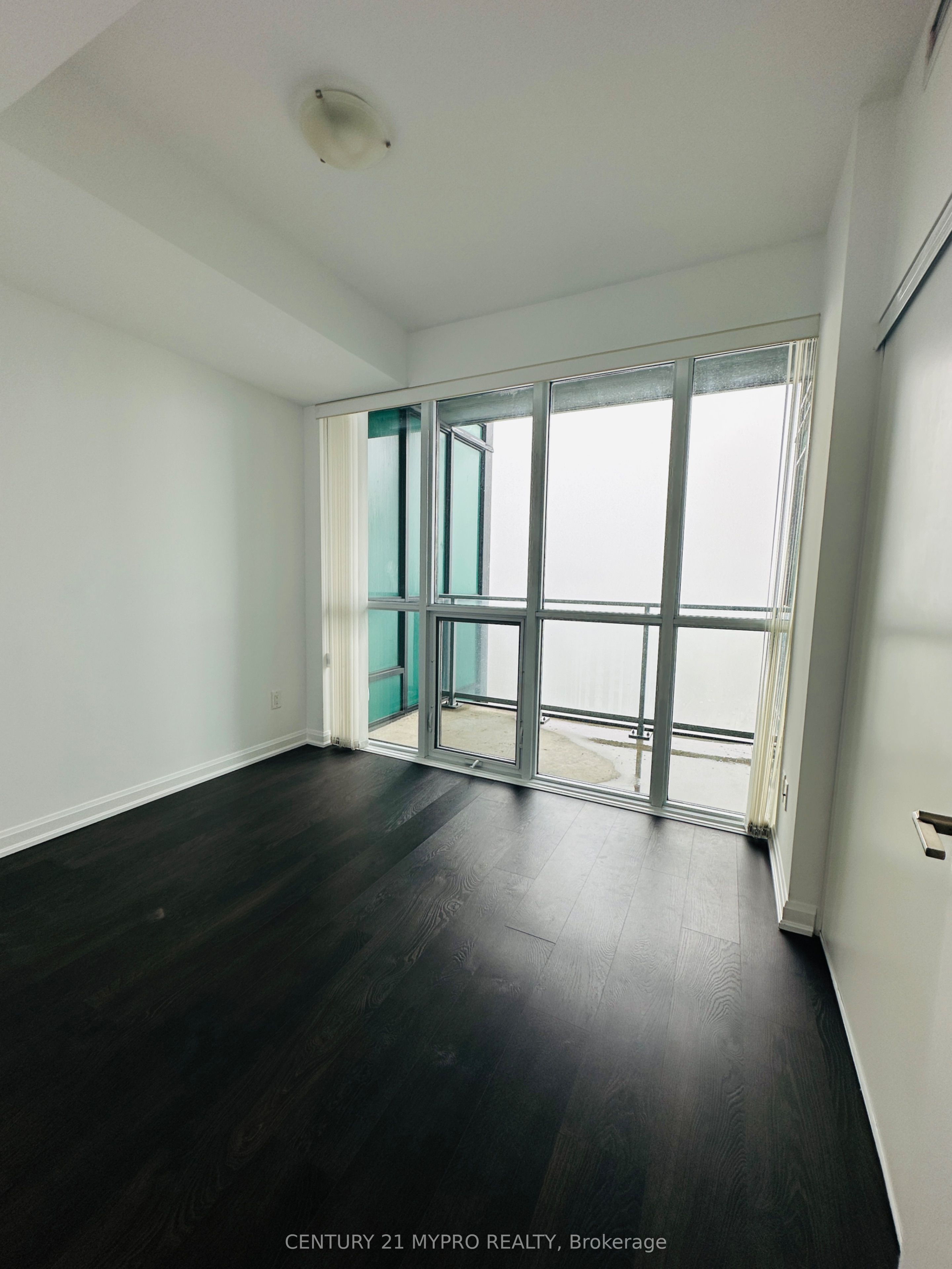 9 Bogert Avenue 2803, Toronto, ON M2N 0H3 photo 5