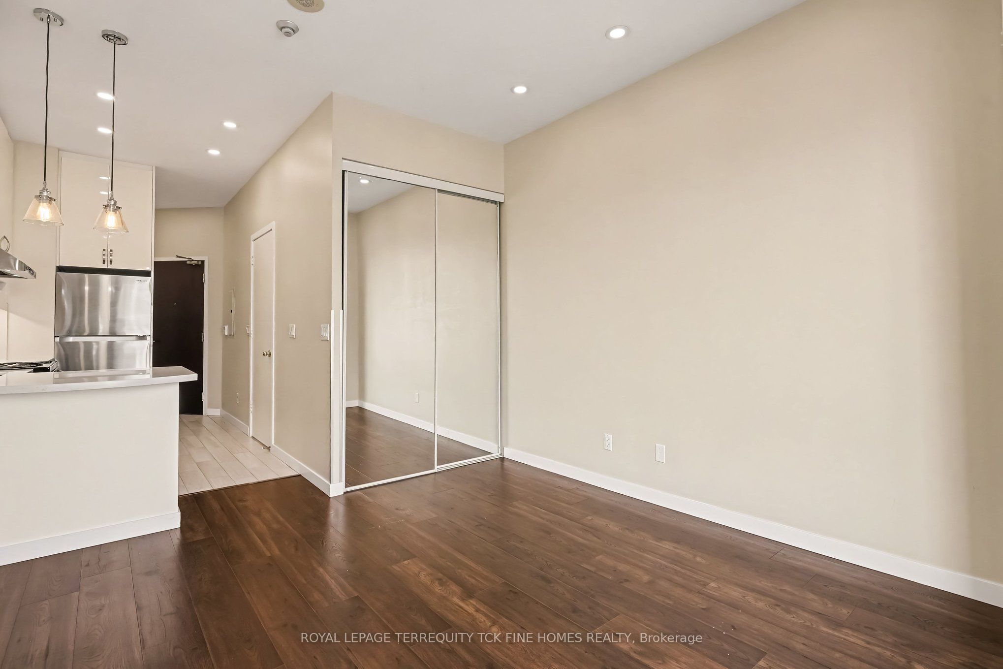 7 King Street E 1841, Toronto, ON M5C 3C5 photo 5