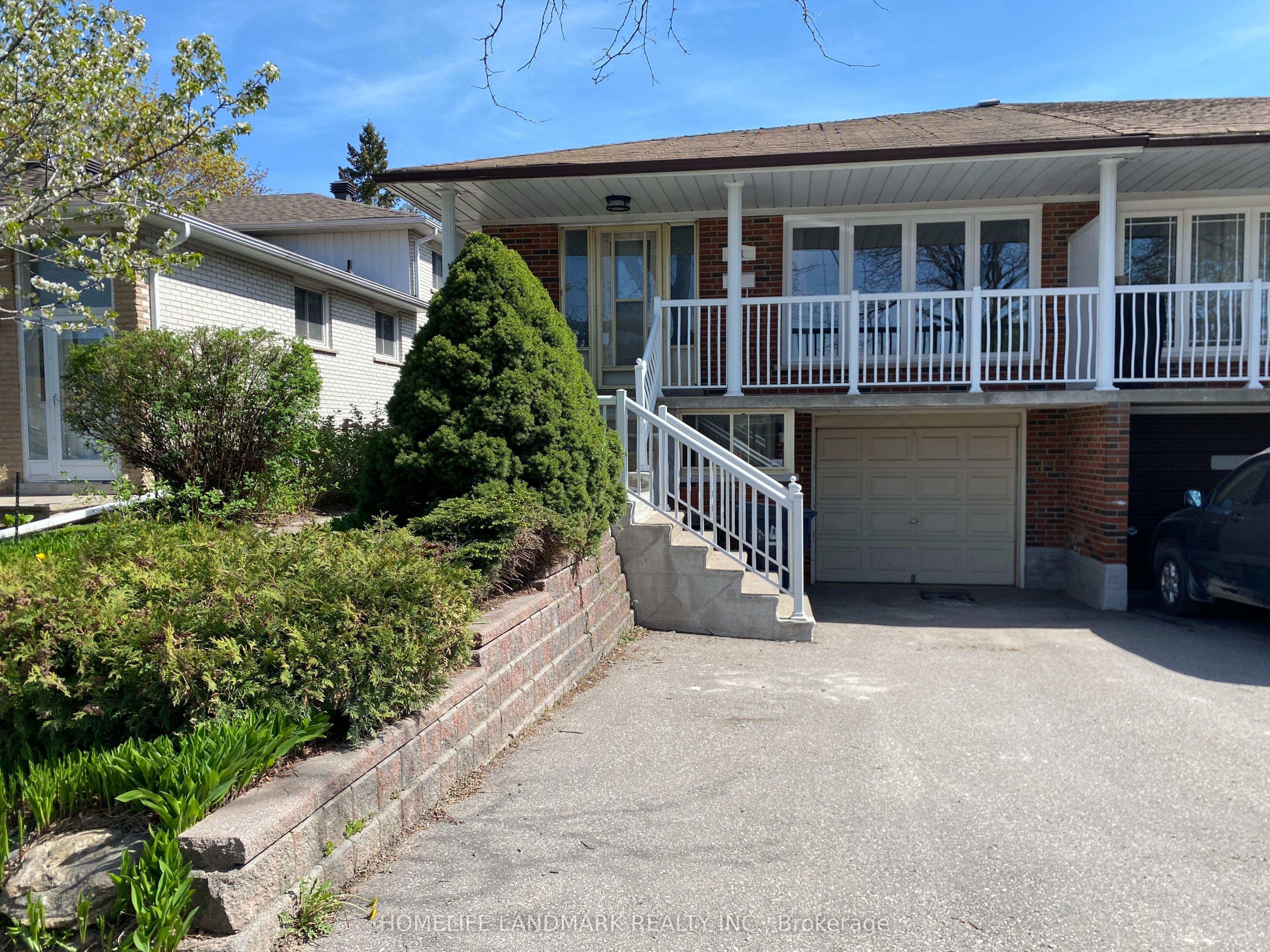 11 Pindar Crescent Lower, Toronto, ON M2J 3L3