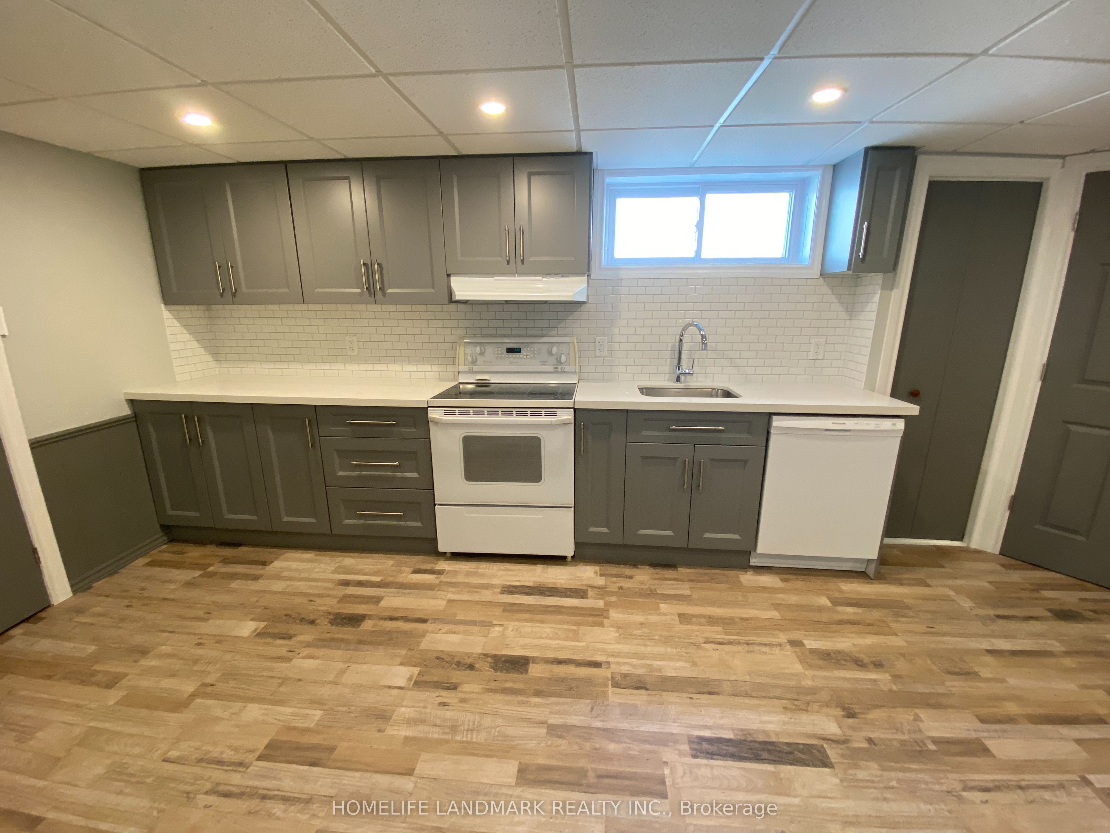 11 Pindar Crescent Lower, Toronto, ON M2J 3L3 photo 2