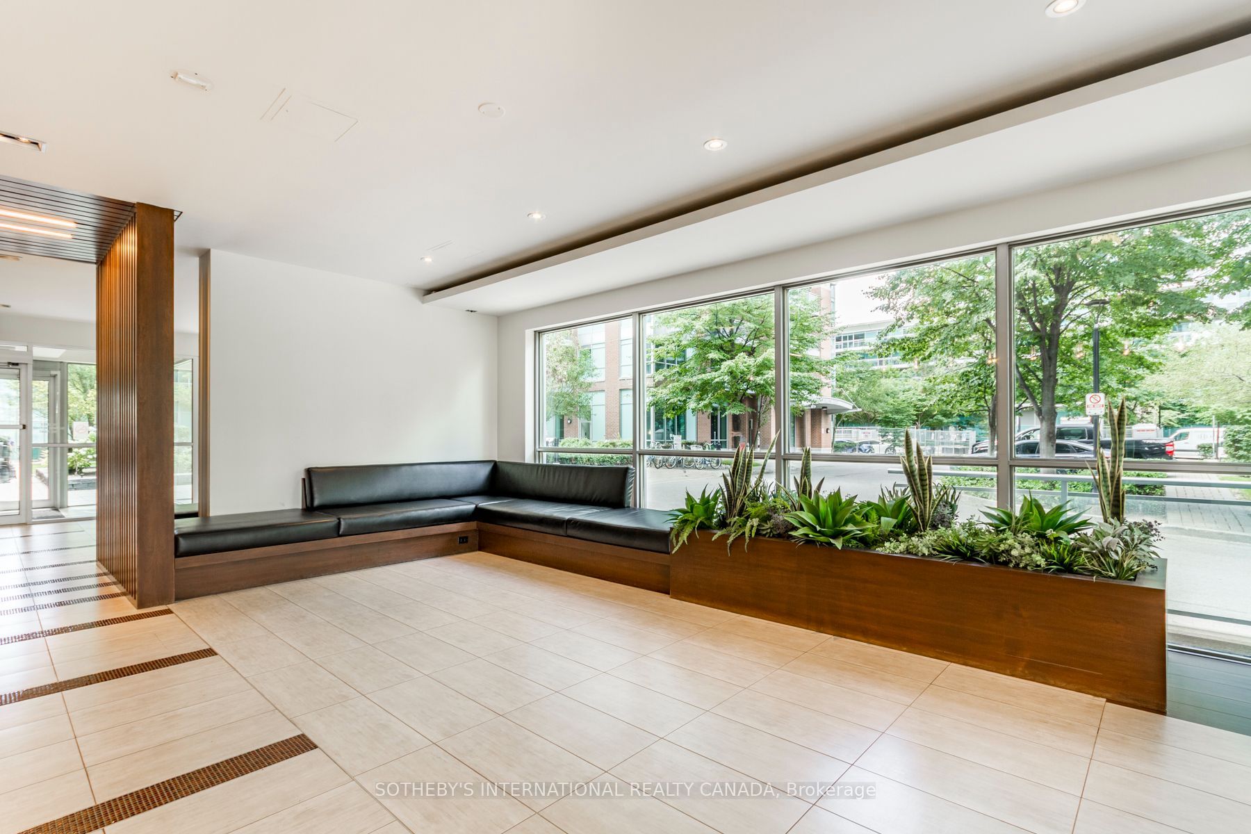 80 Western Battery Road 2402, Toronto, ON M6K 3S1 photo 2