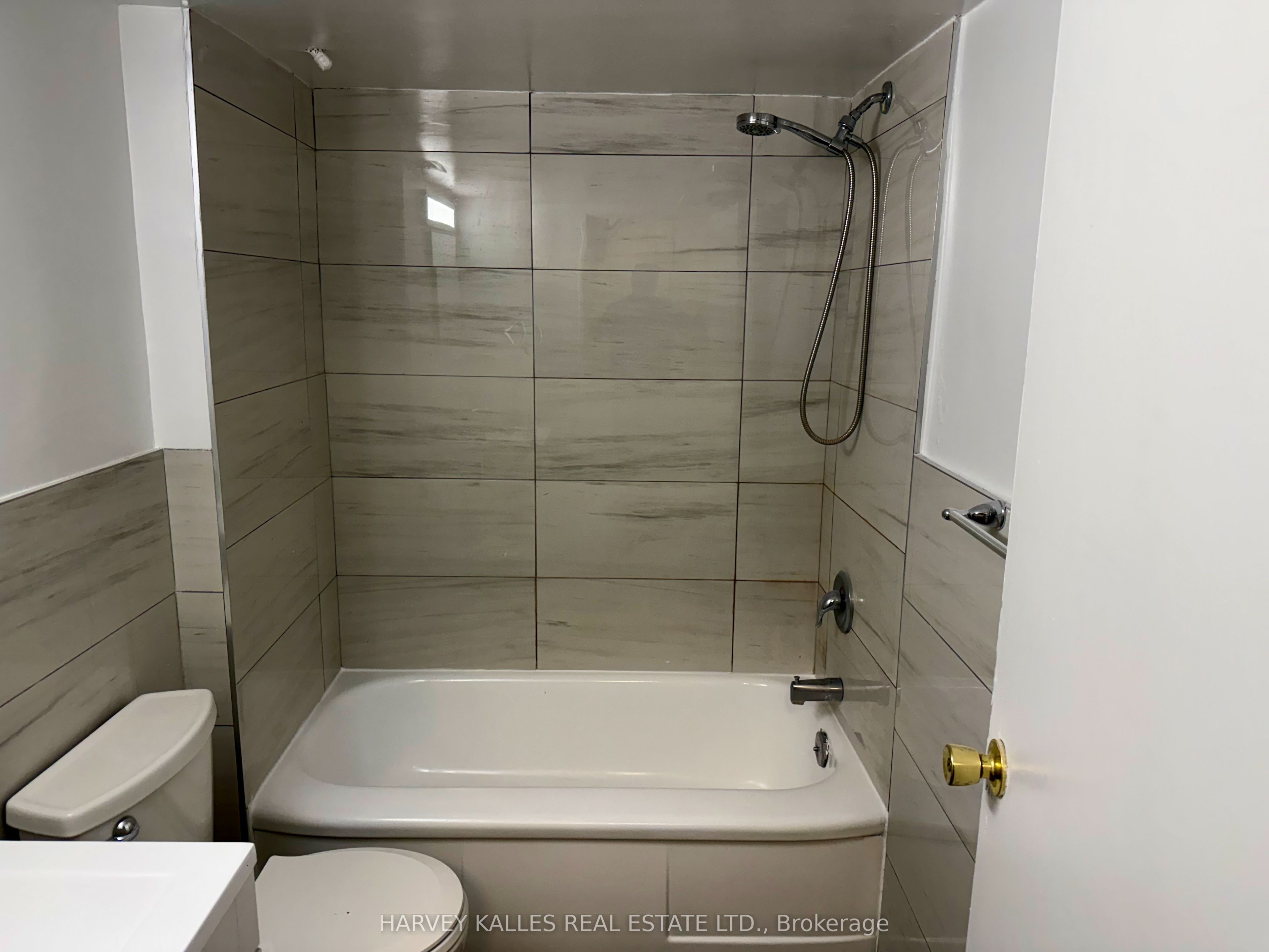 1582 Bathurst Street B1, Toronto, ON M5P 3H3 photo 4