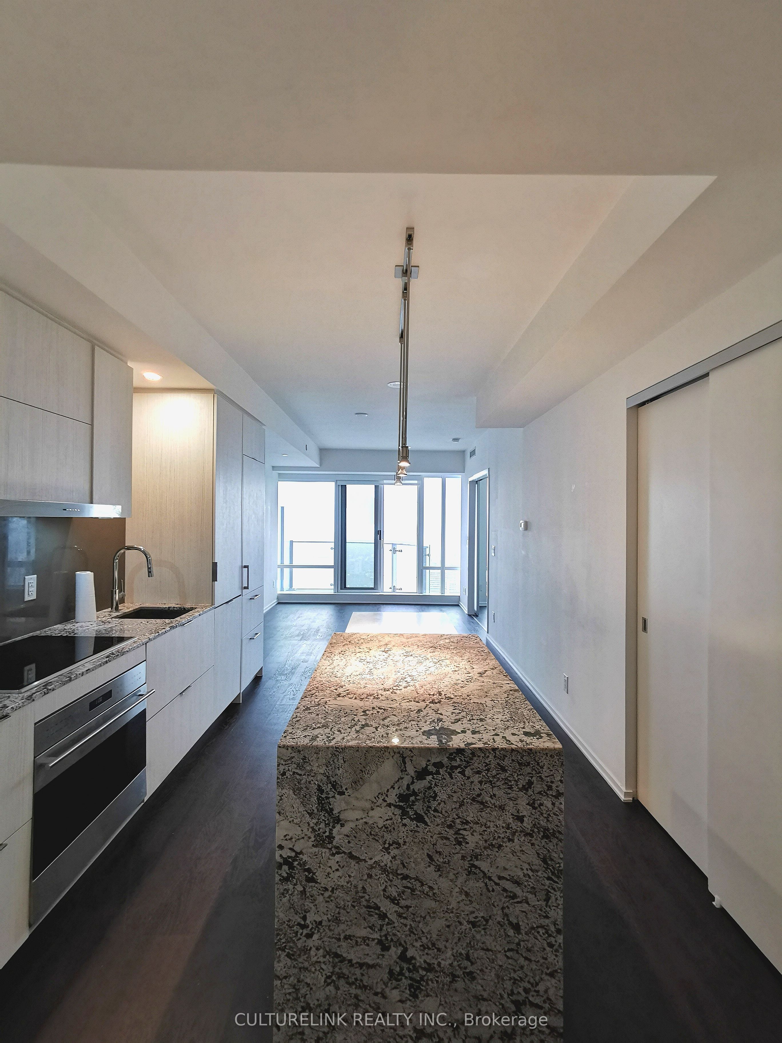 1 Bloor Street E 5508, Toronto, ON M4W 1A9 photo 5