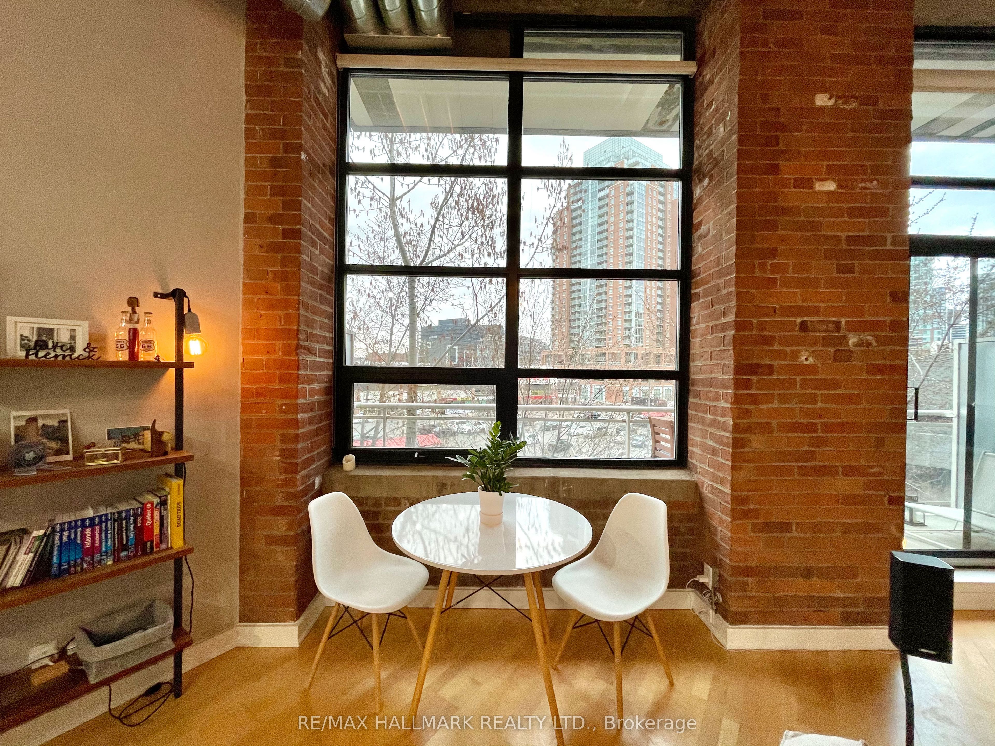 43 Hanna Avenue 309, Toronto, ON M6K 1X1 photo 4