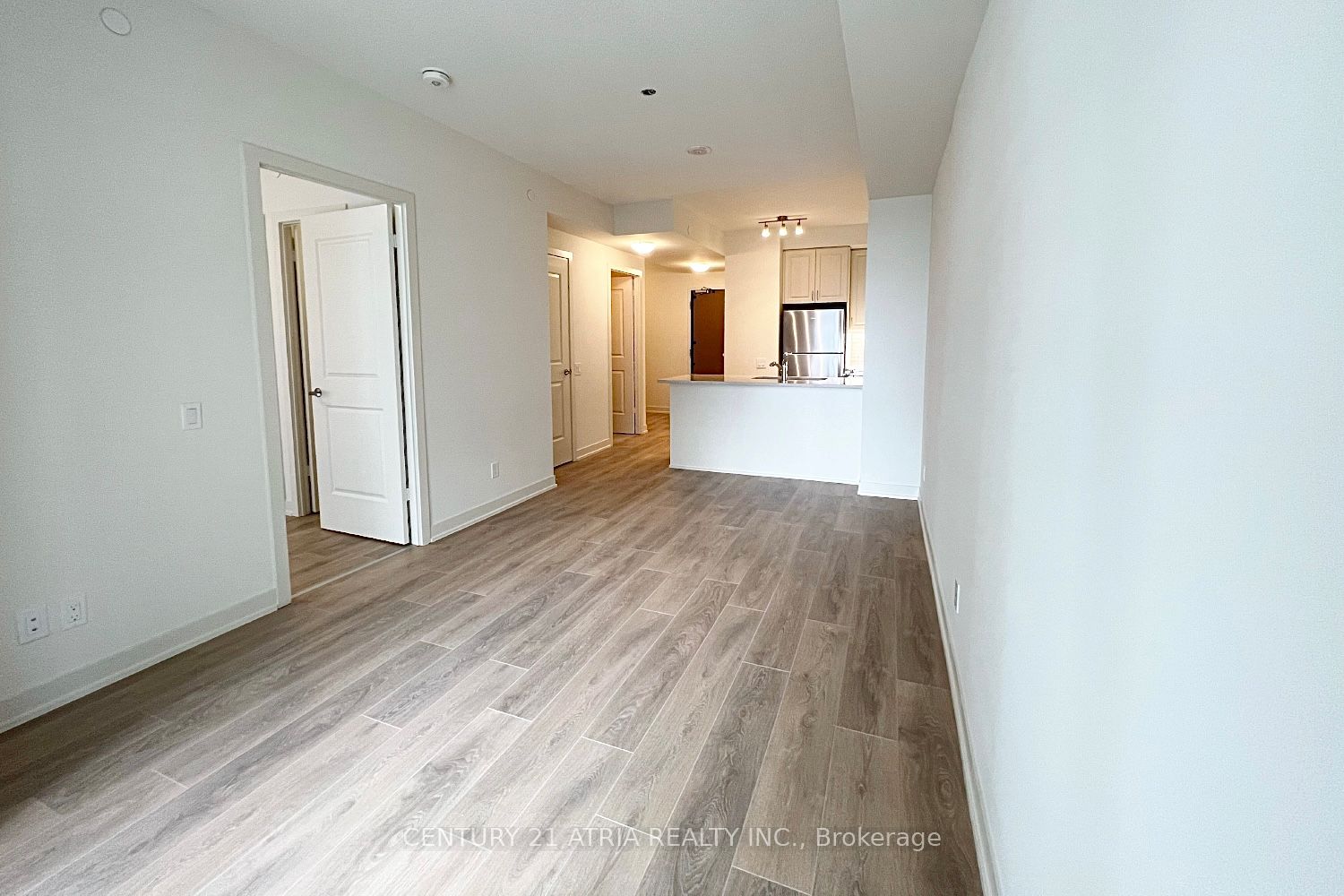4955 Yonge Street 802, Toronto, ON M2N 0L8 photo 2