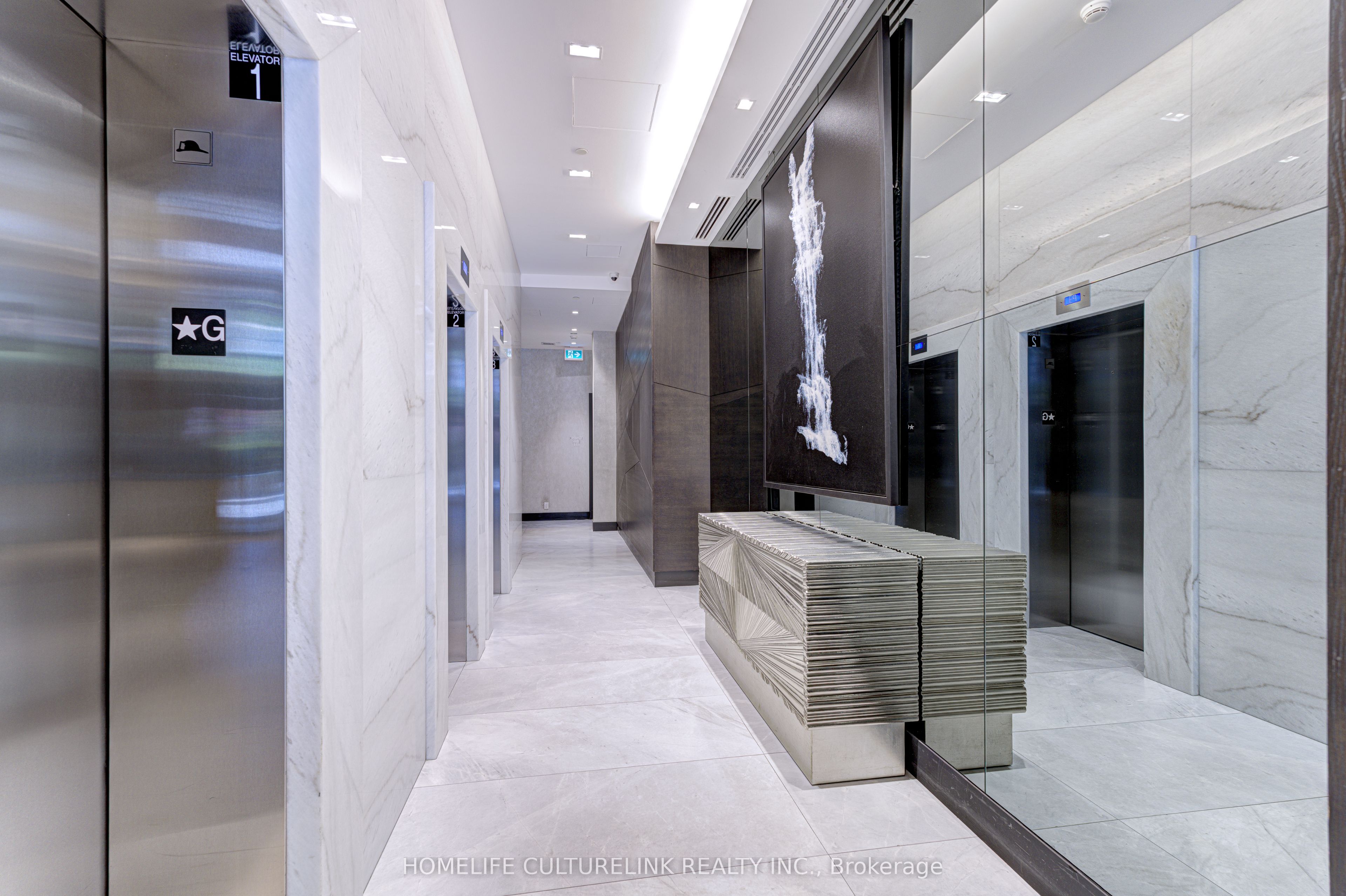 609 Avenue Road 1704, Toronto, ON M4V 0B1 photo 4