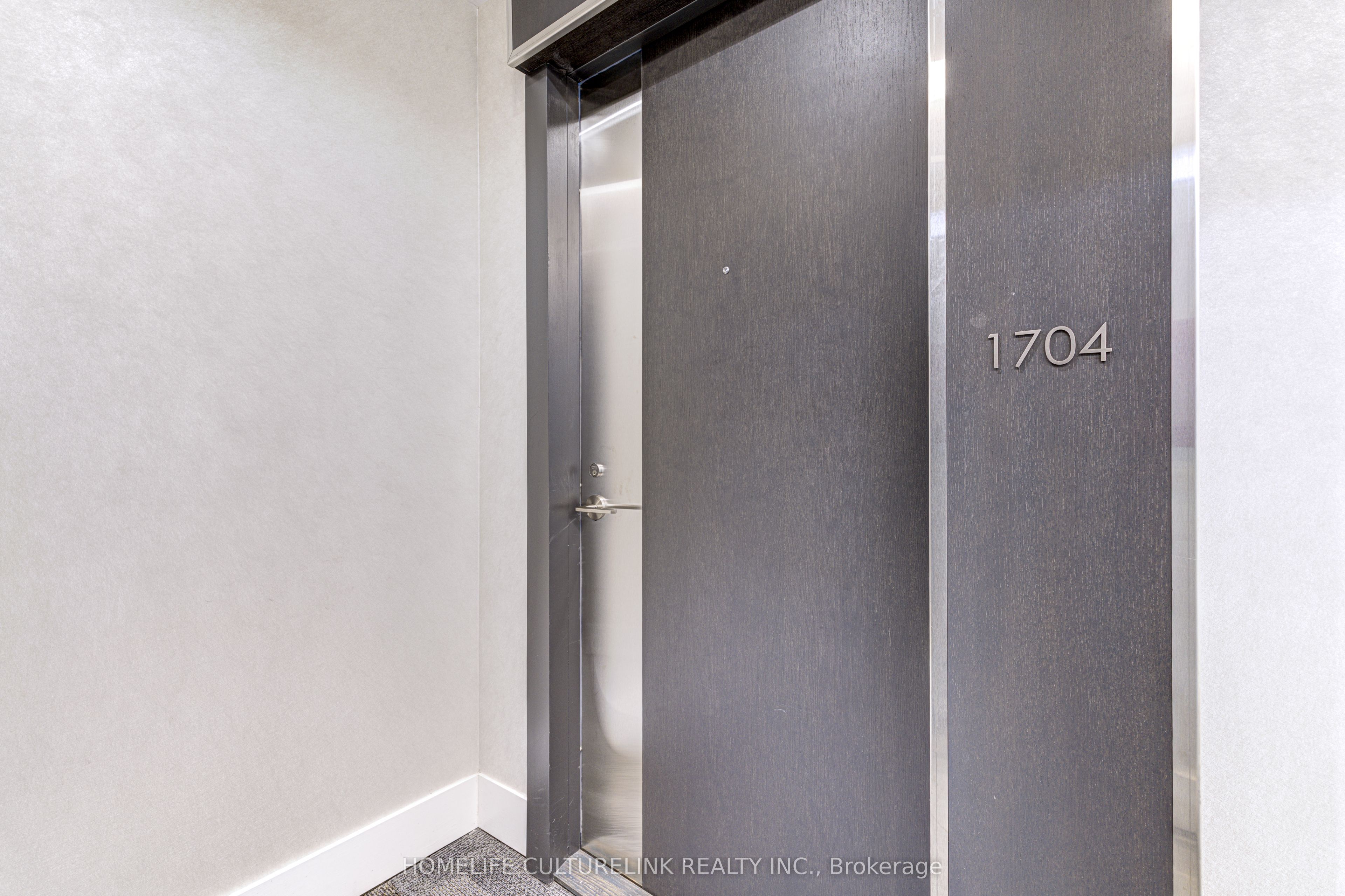 609 Avenue Road 1704, Toronto, ON M4V 0B1 photo 5