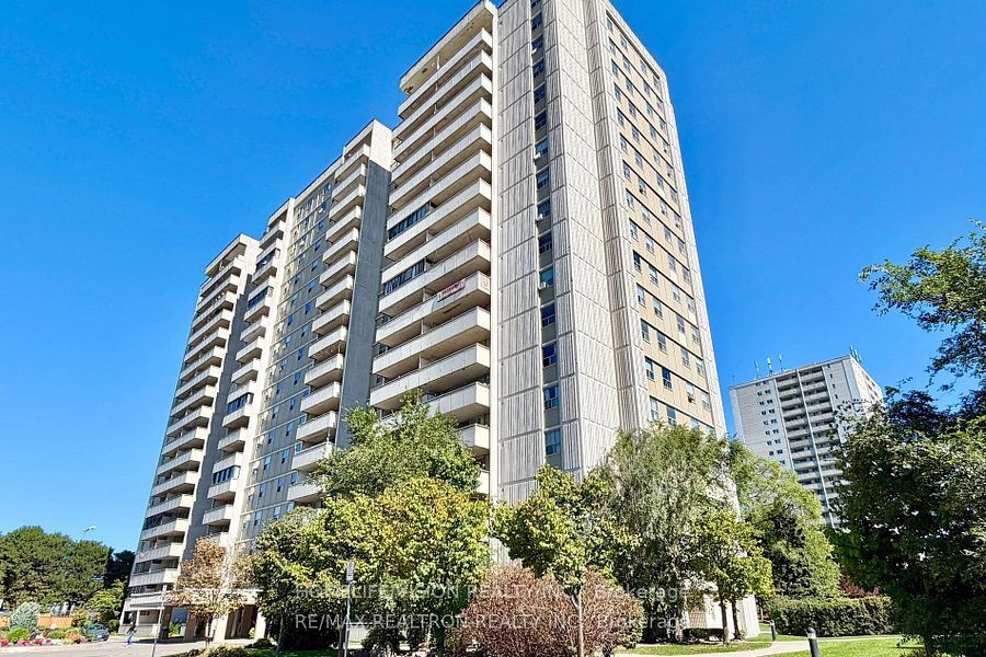 1338 York Mills Boulevard 1808, Toronto, ON M3A 3M3