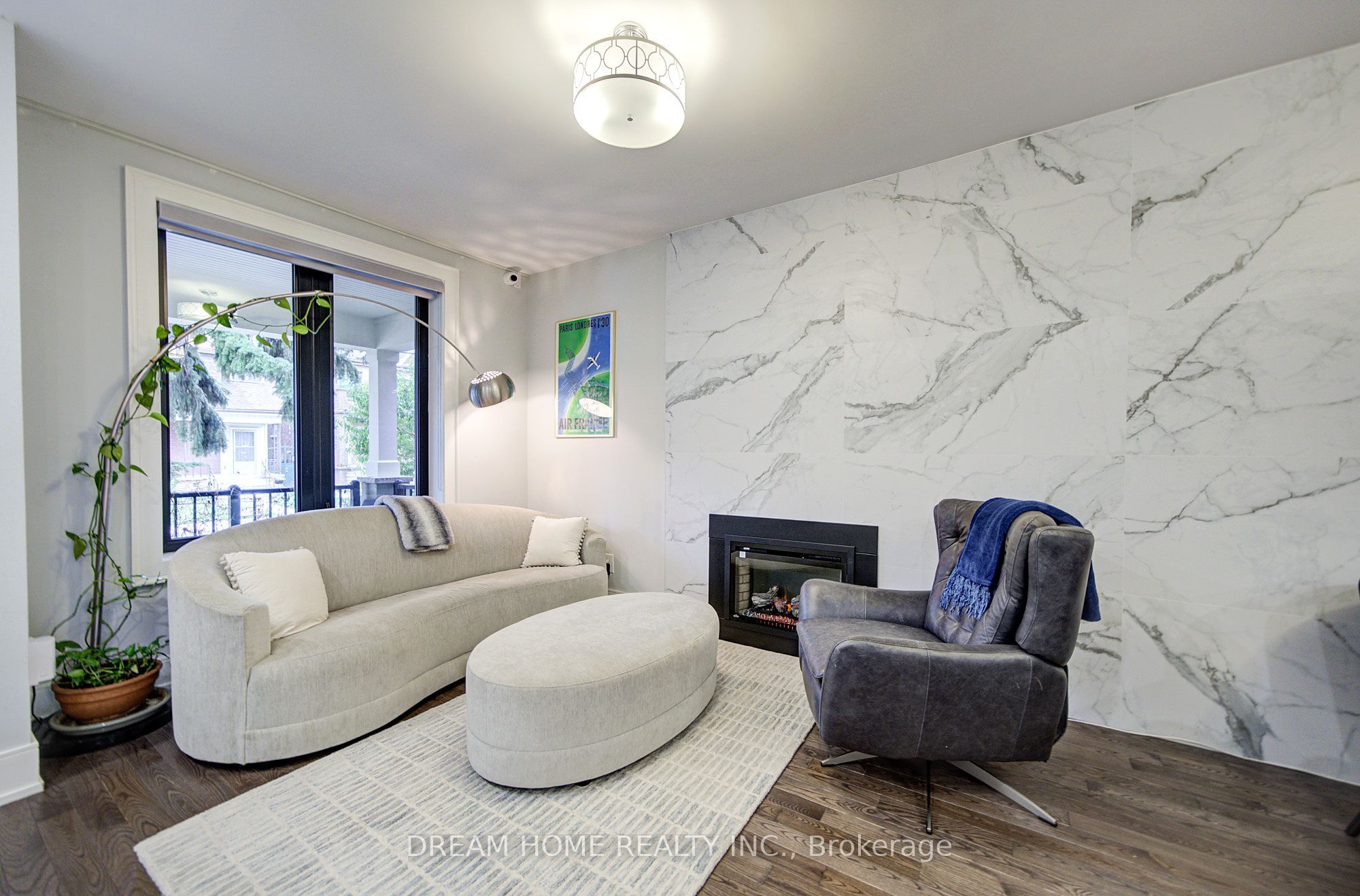 737 Shaw Street, Toronto, ON M6G 3L8 photo 4