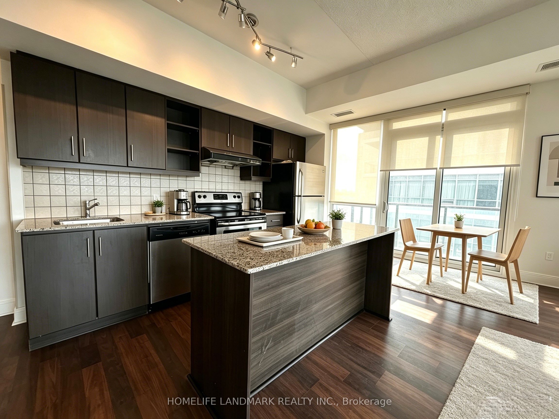 35 Brian Peck Crescent 901, Toronto, ON M4G 0A5 photo 5