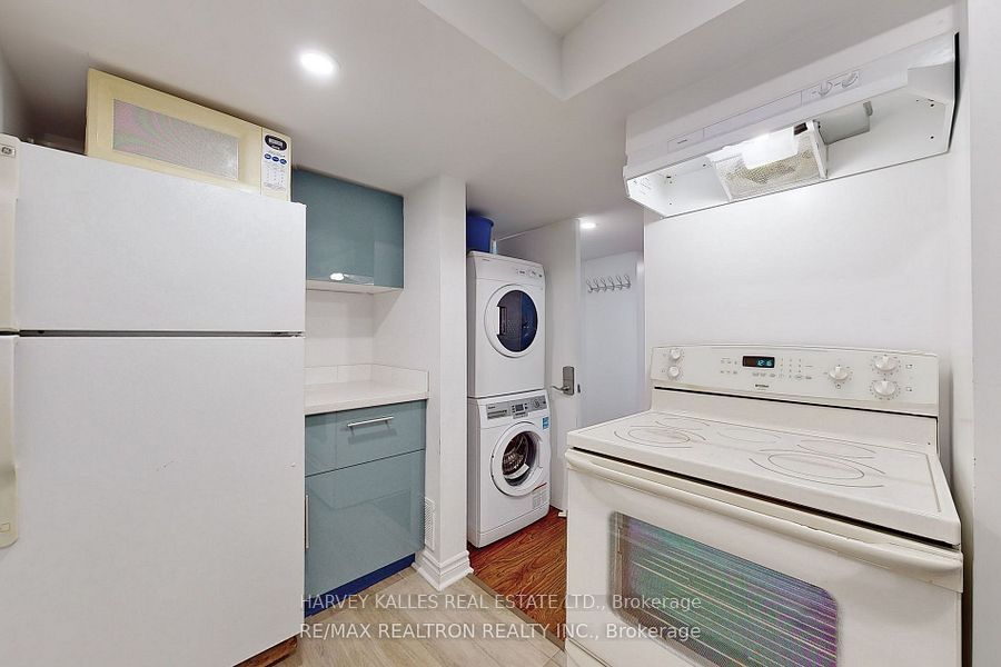 142 Combe Avenue Lower, Toronto, ON M3H 4K1 photo 3
