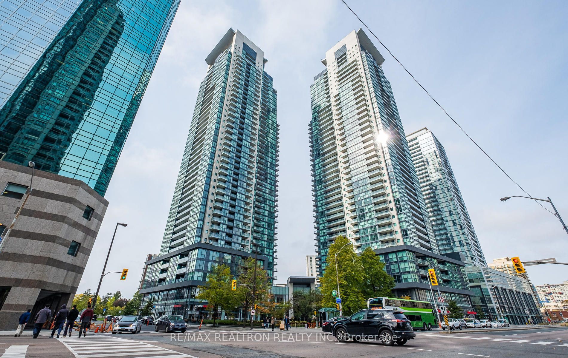 5162 Yonge Street 3203, Toronto, ON M2N 0E9