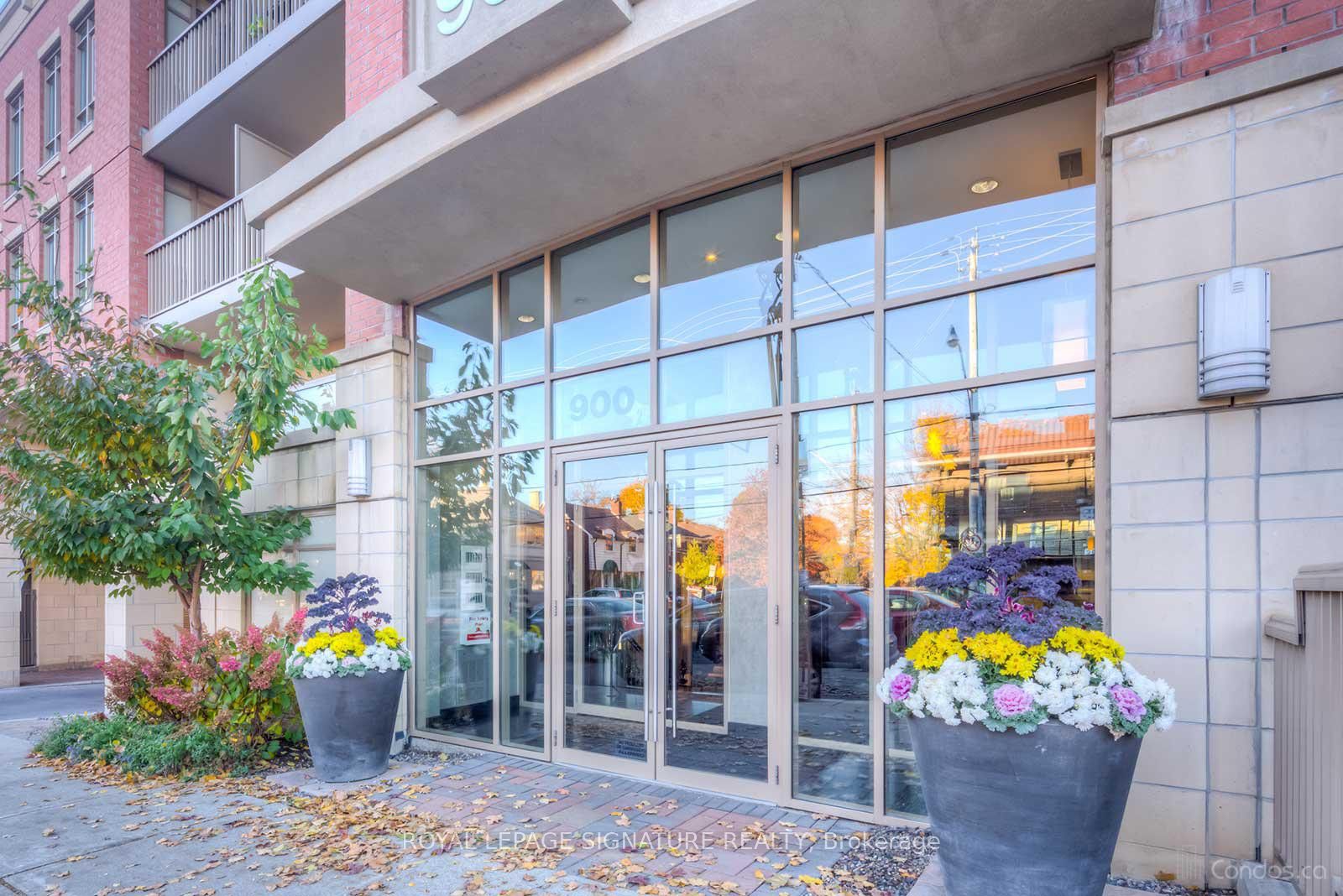 900 Mount Pleasant Road 1208, Toronto, ON M4P 3J9