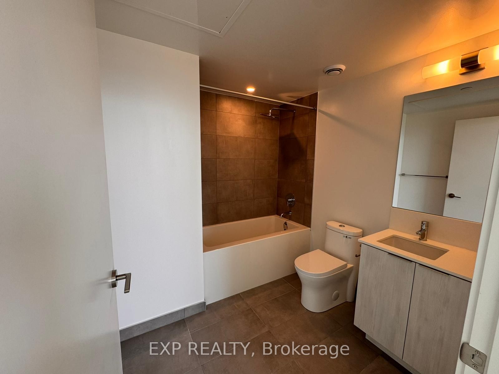 8 Wellesley Street W 5809, Toronto, ON M4Y 0J5 photo 4