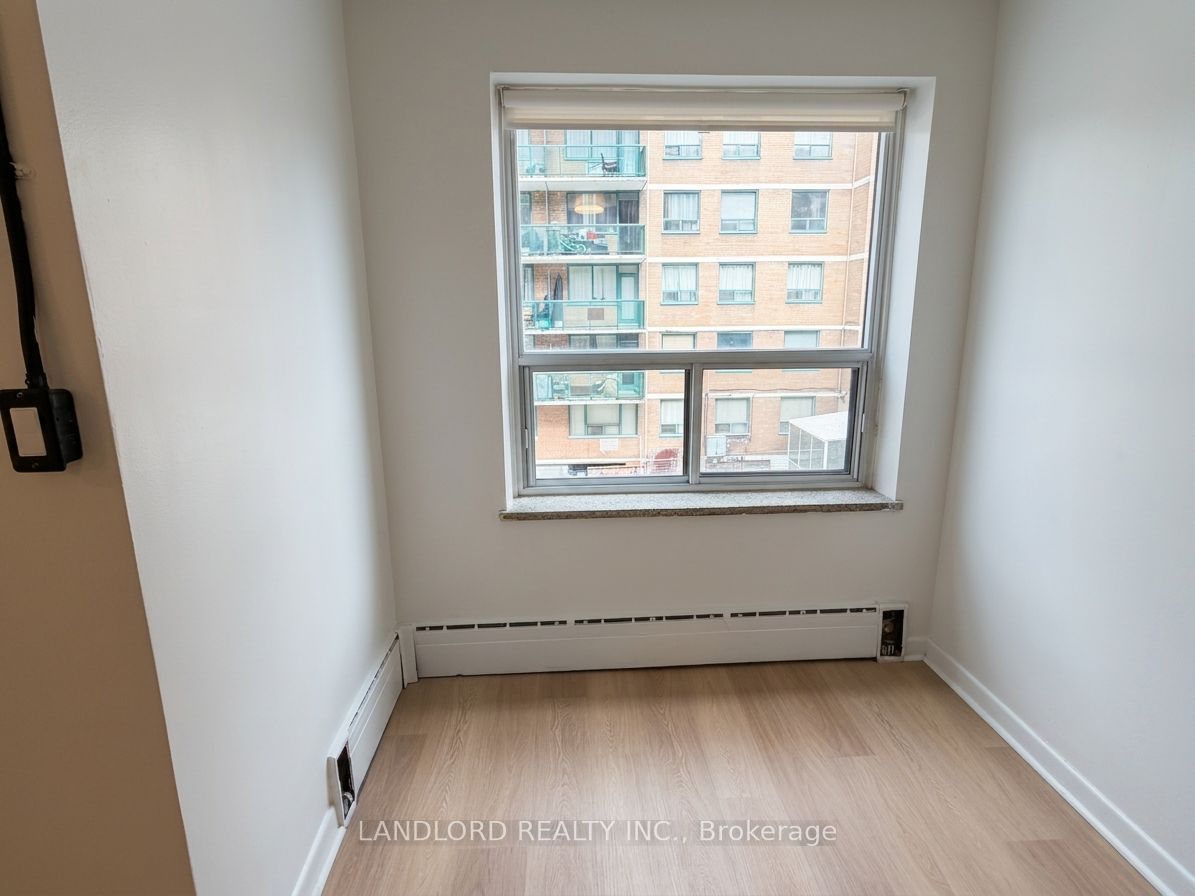 420 Eglinton Avenue E 204, Toronto, ON M4P 1L8 photo 5