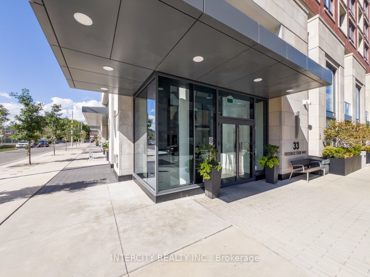 33 Frederick Todd Way E 1307, Toronto, ON M4G 0C9