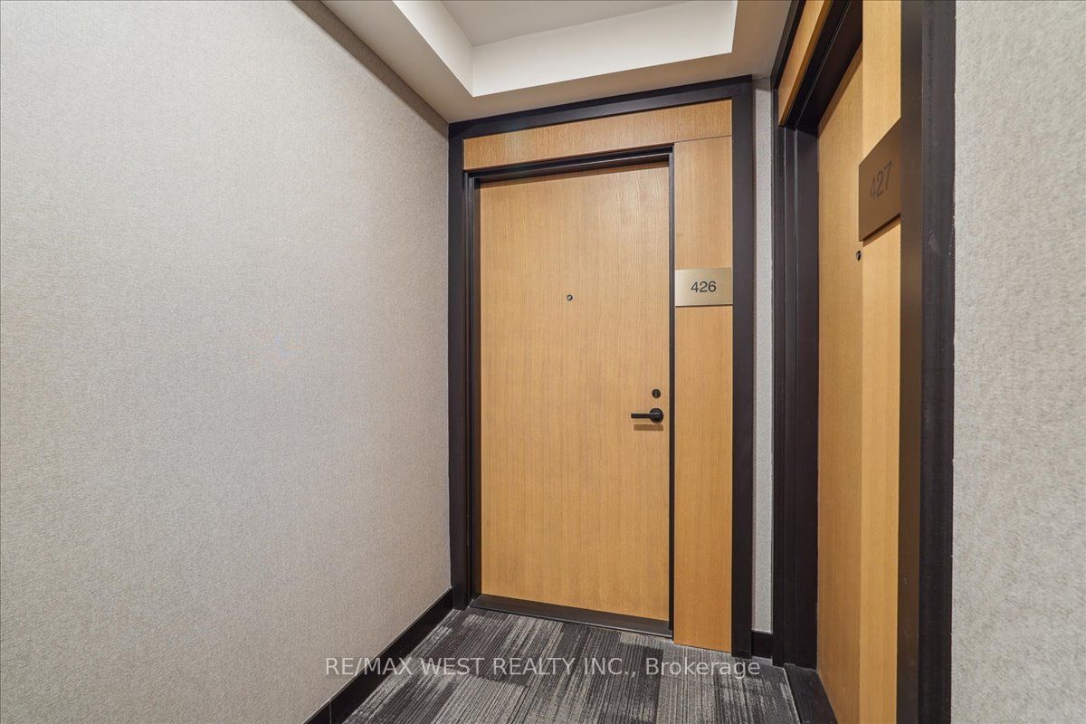 8 Tippett Road 426, Toronto, ON M3H 0E7 photo 2