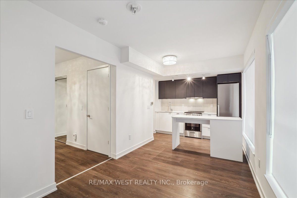 8 Tippett Road 426, Toronto, ON M3H 0E7 photo 3