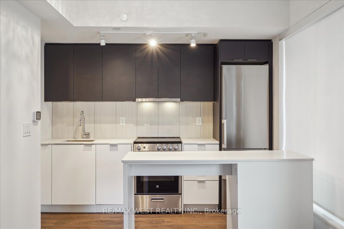8 Tippett Road 426, Toronto, ON M3H 0E7 photo 4