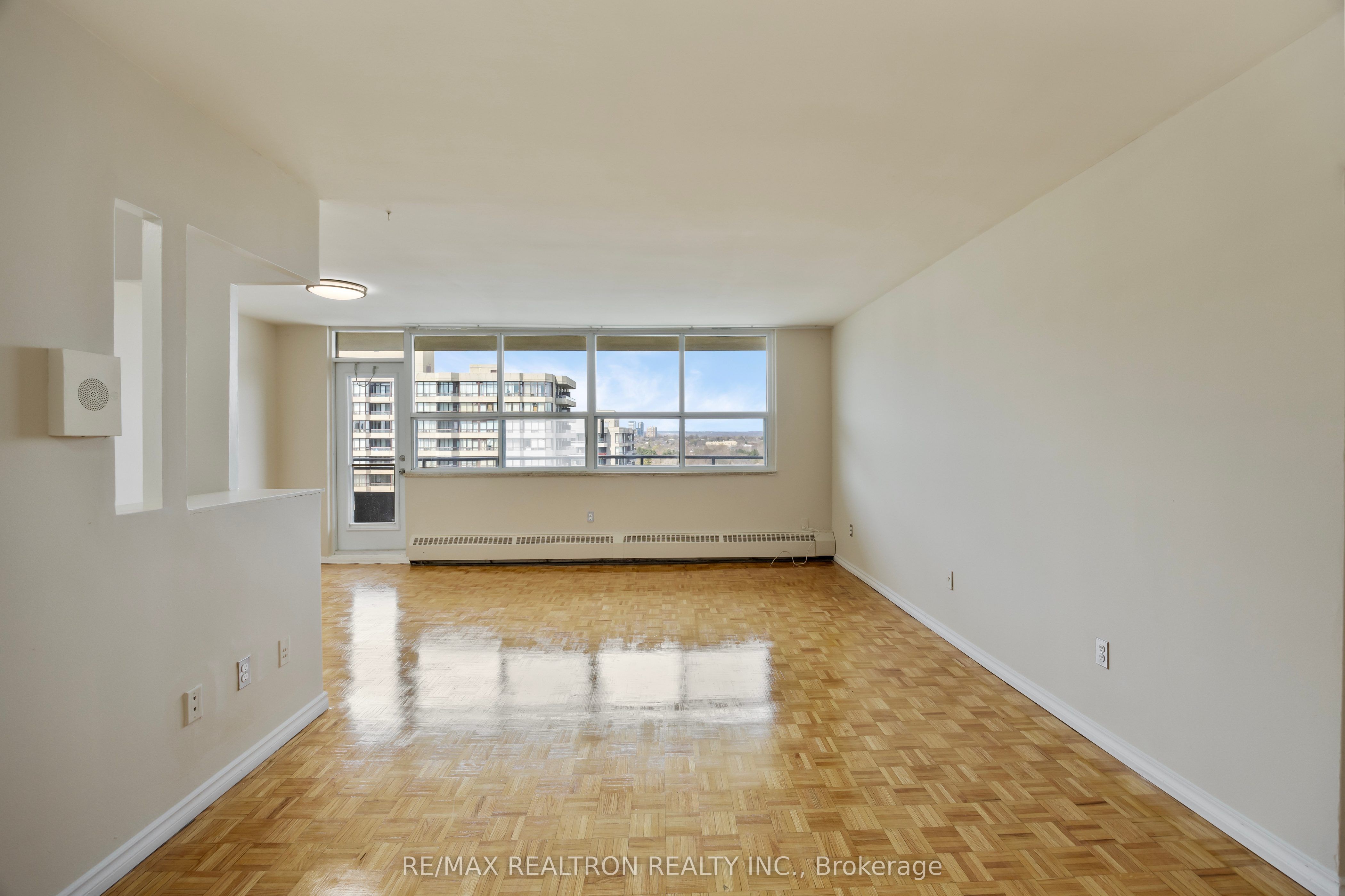 755 Steeles Avenue W 1201, Toronto, ON M2R 2S6 photo 3
