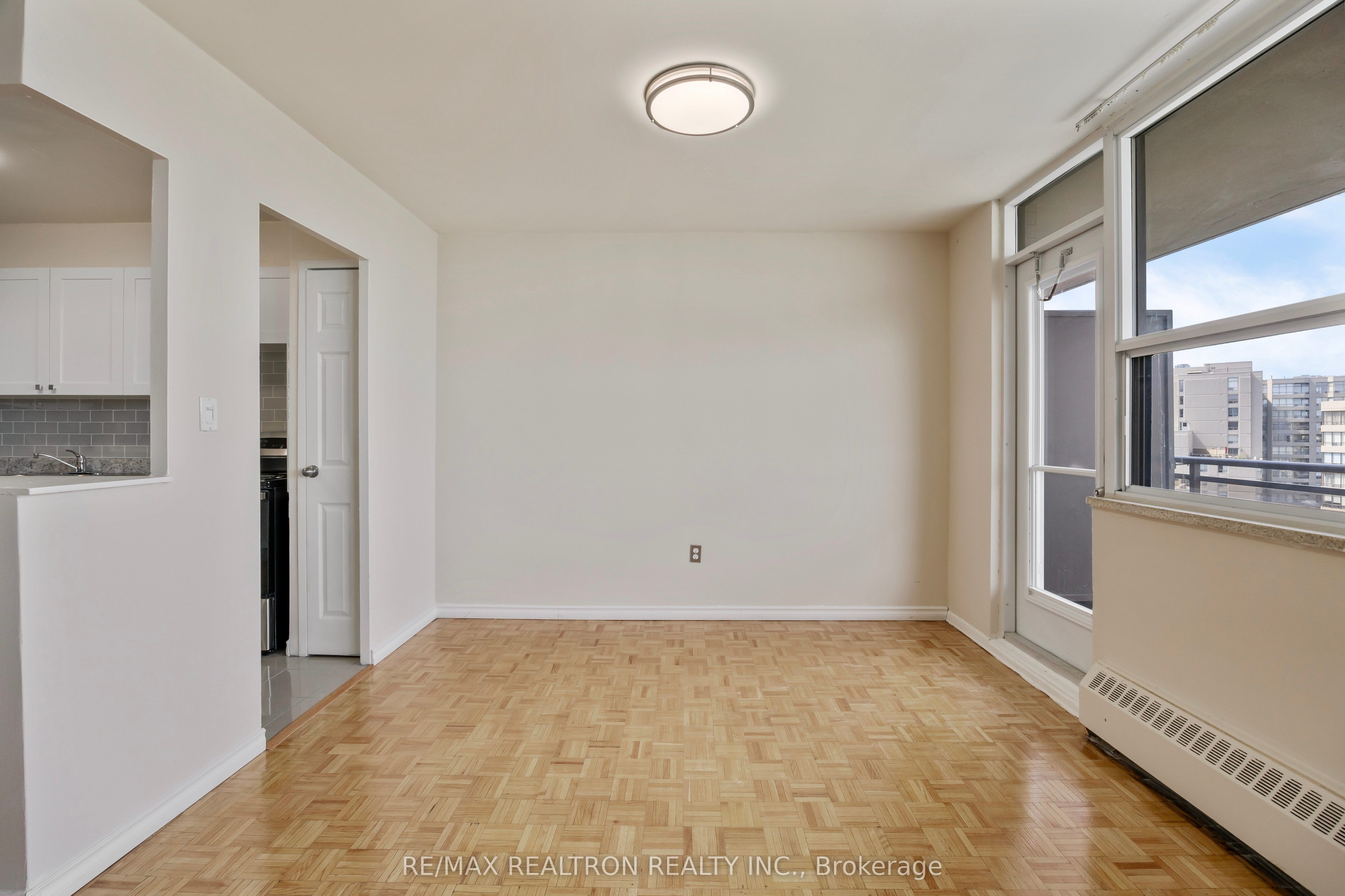 755 Steeles Avenue W 1201, Toronto, ON M2R 2S6 photo 5