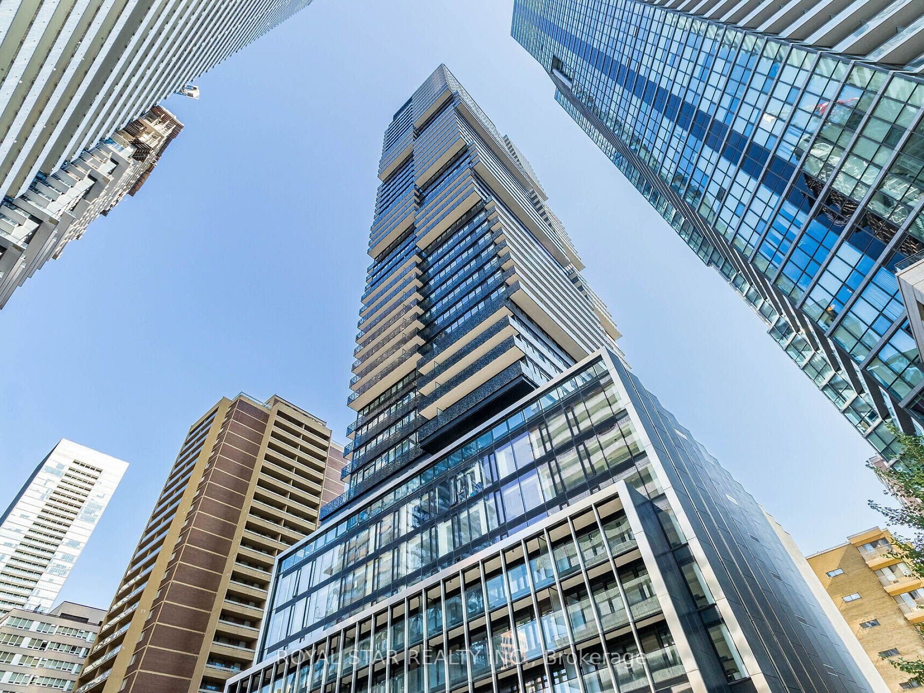 55 Charles Street E 2706, Toronto, ON M4Y 0J1
