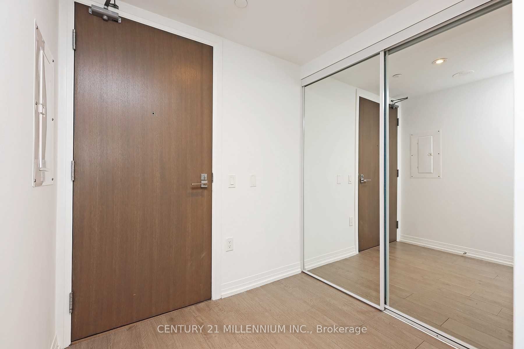 251 Jarvis Street 819, Toronto, ON M5B 0C3 photo 2