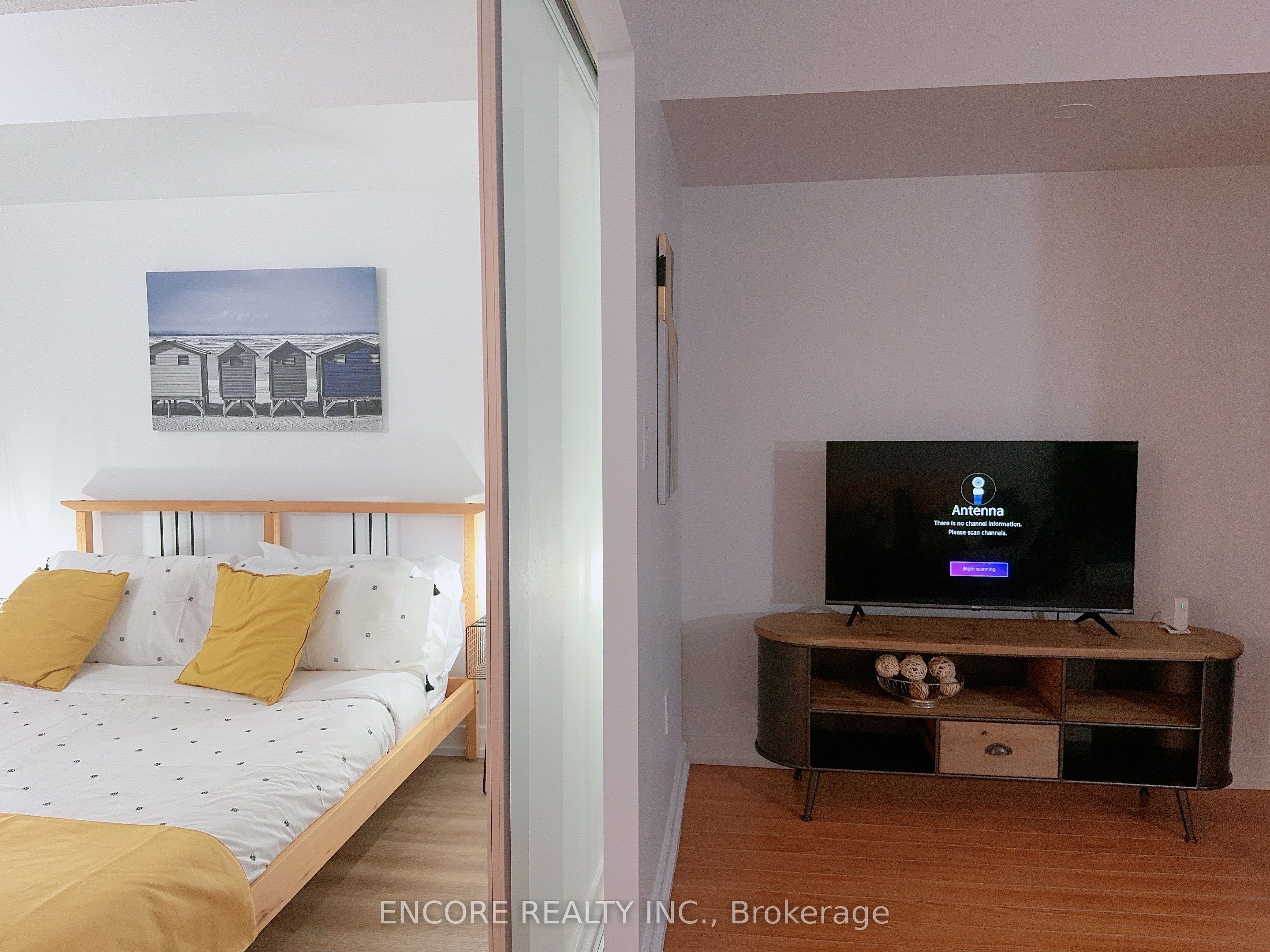 25 Capreol Court 706, Toronto, ON M5V 3Z7 photo 3