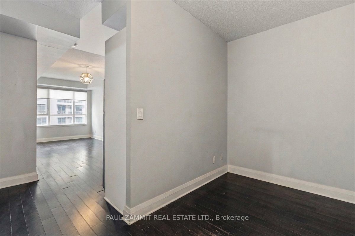 17 Kenaston Gardens 311, Toronto, ON M2K 0B9 photo 5