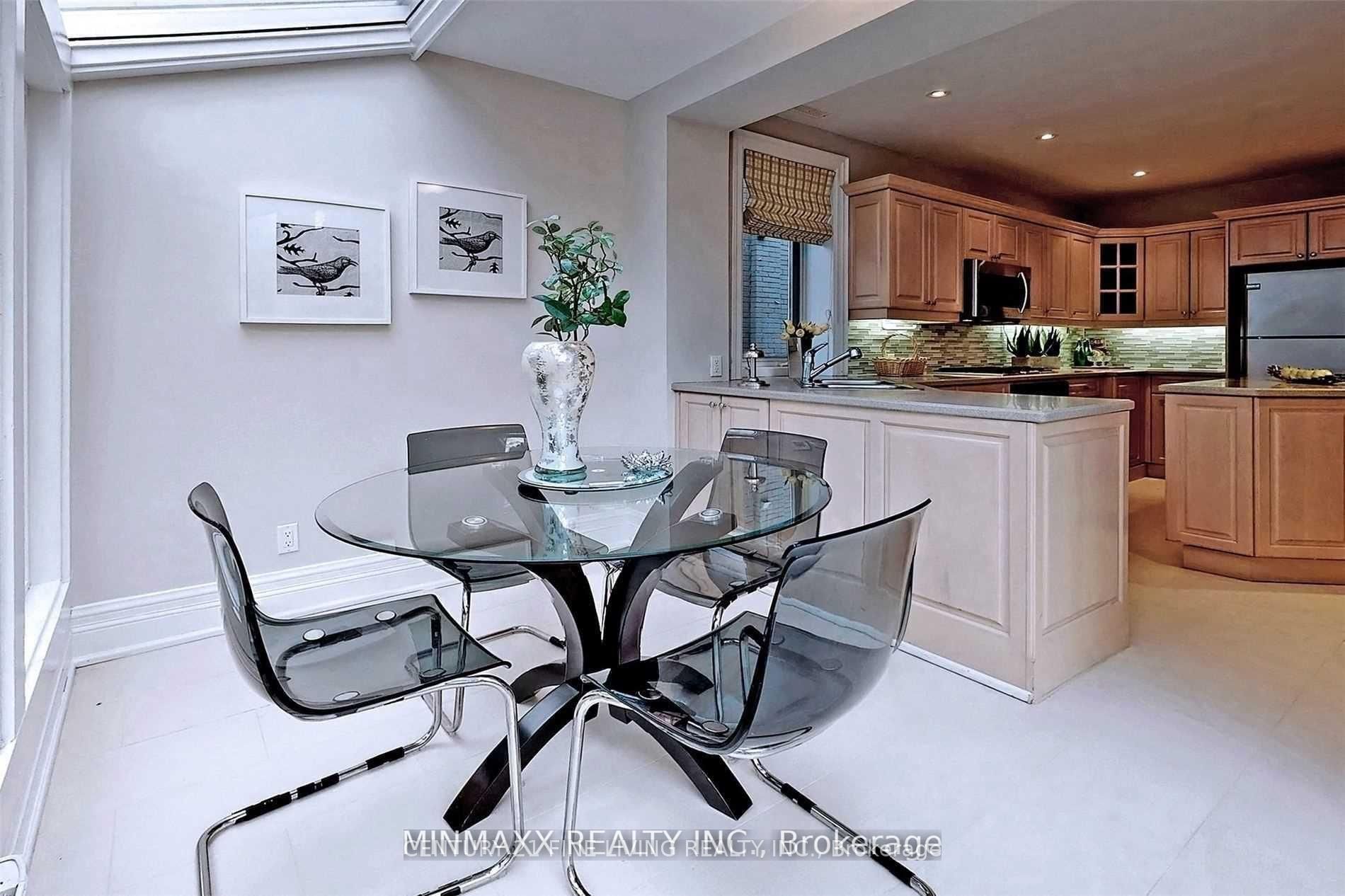 74 Dale Avenue, Toronto, ON M4W 1K9 photo 2