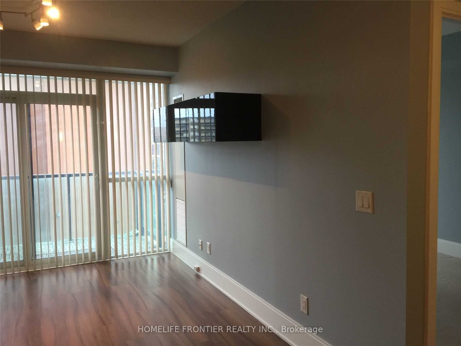 70 Roehampton Avenue 412, Toronto, ON M4P 1R2 photo 3