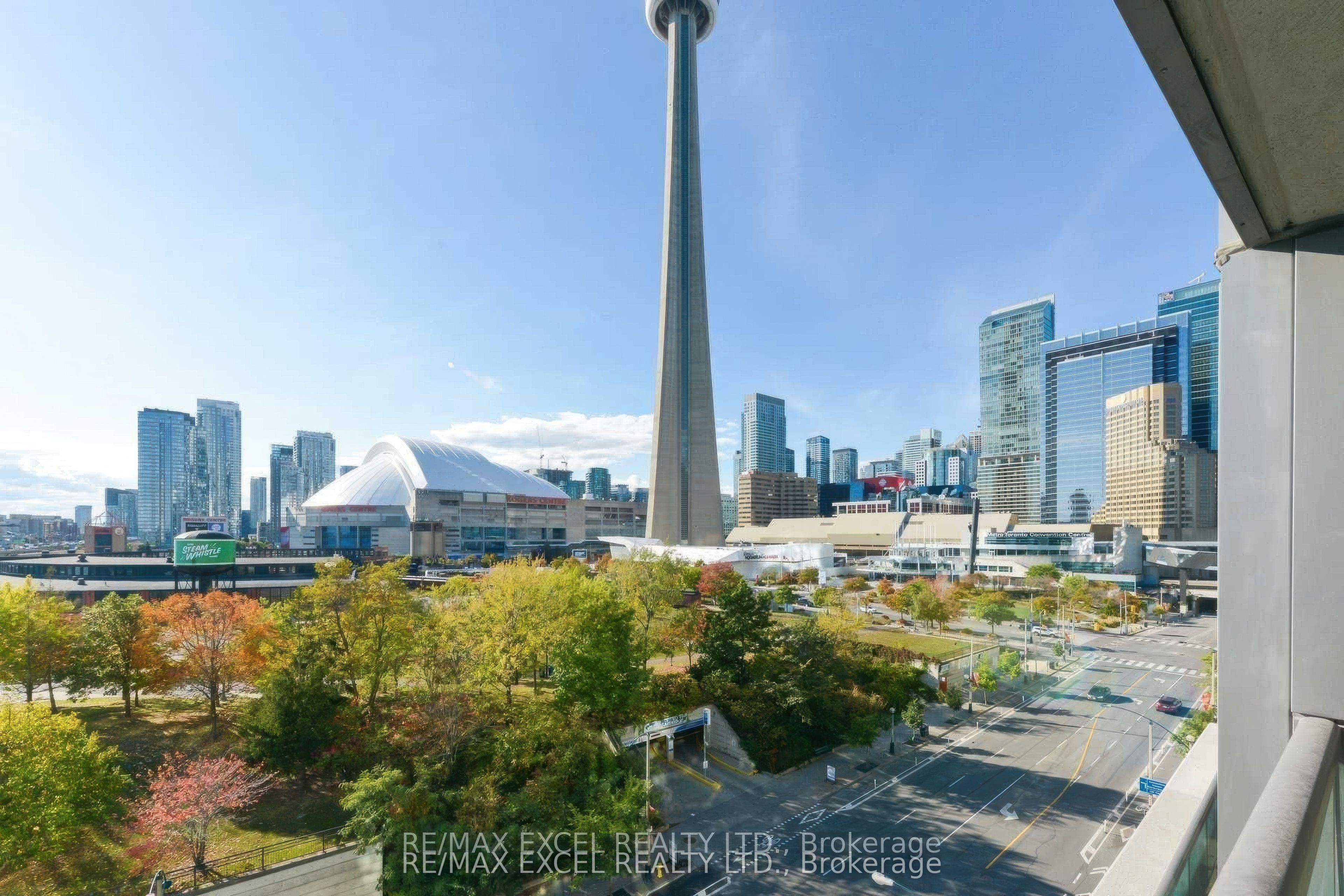 25 Lower Simcoe Street 815, Toronto, ON M5J 3A1