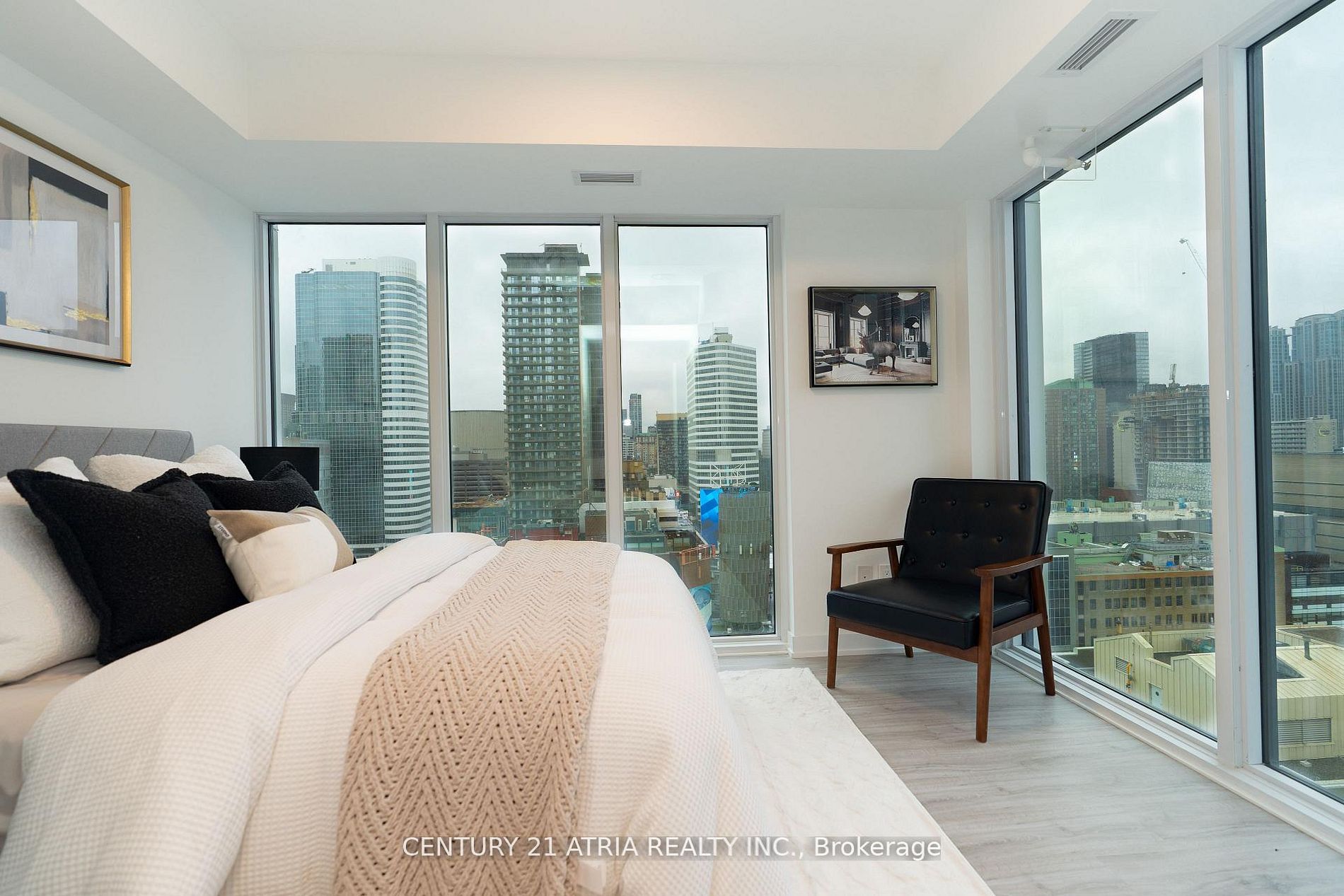 252 Church Street 2303, Toronto, ON M5B 0E6 photo 4