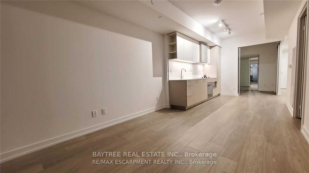 19 Western Battery Road 1612, Toronto, ON M6K 3S4 photo 2