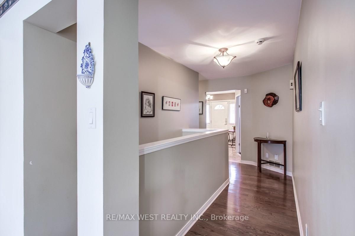 170 Newton Drive, Toronto, ON M2M 2N7 photo 4