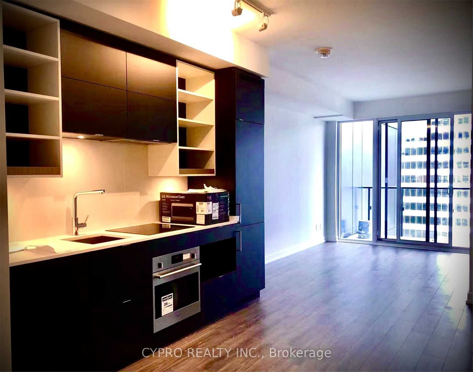 20 Edward Street 2508, Toronto, ON M5G 0C5 photo 3