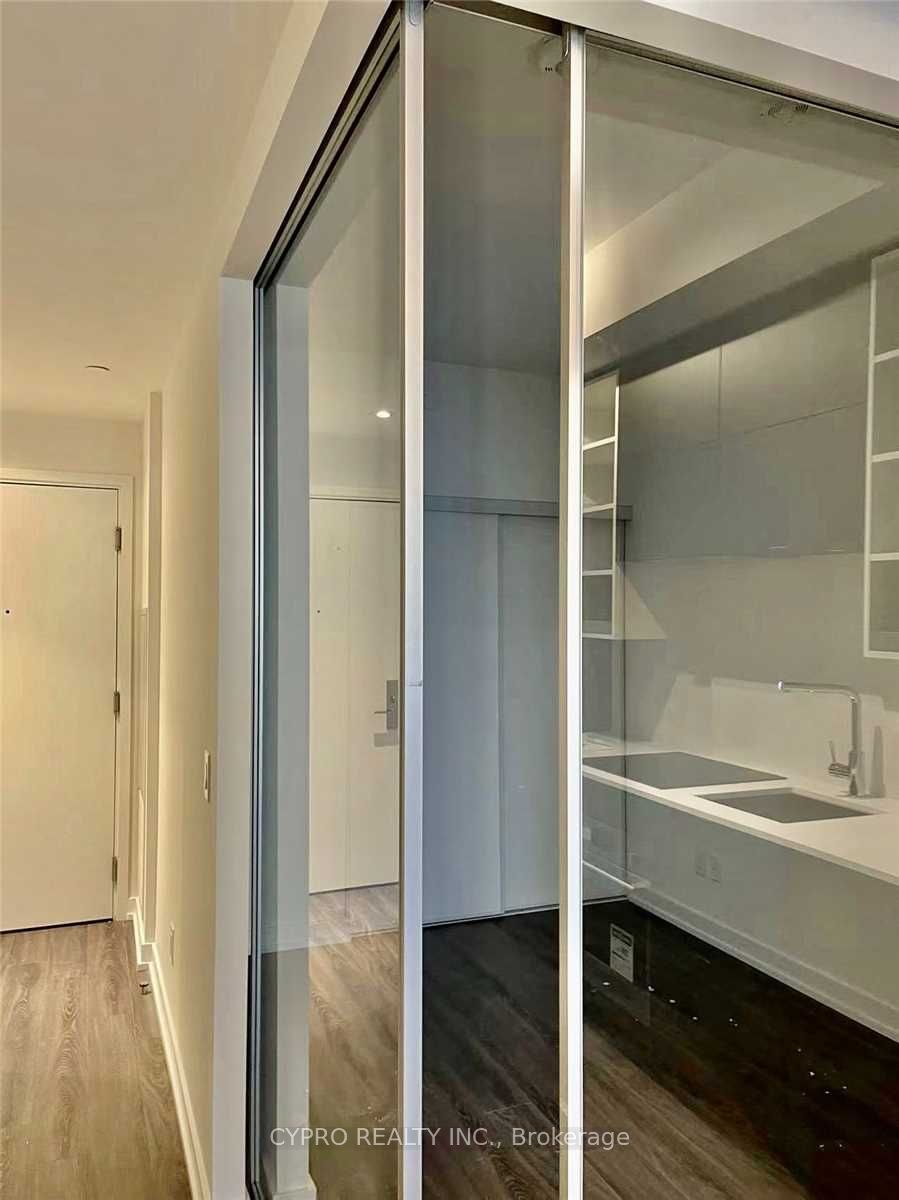 20 Edward Street 2508, Toronto, ON M5G 0C5 photo 5