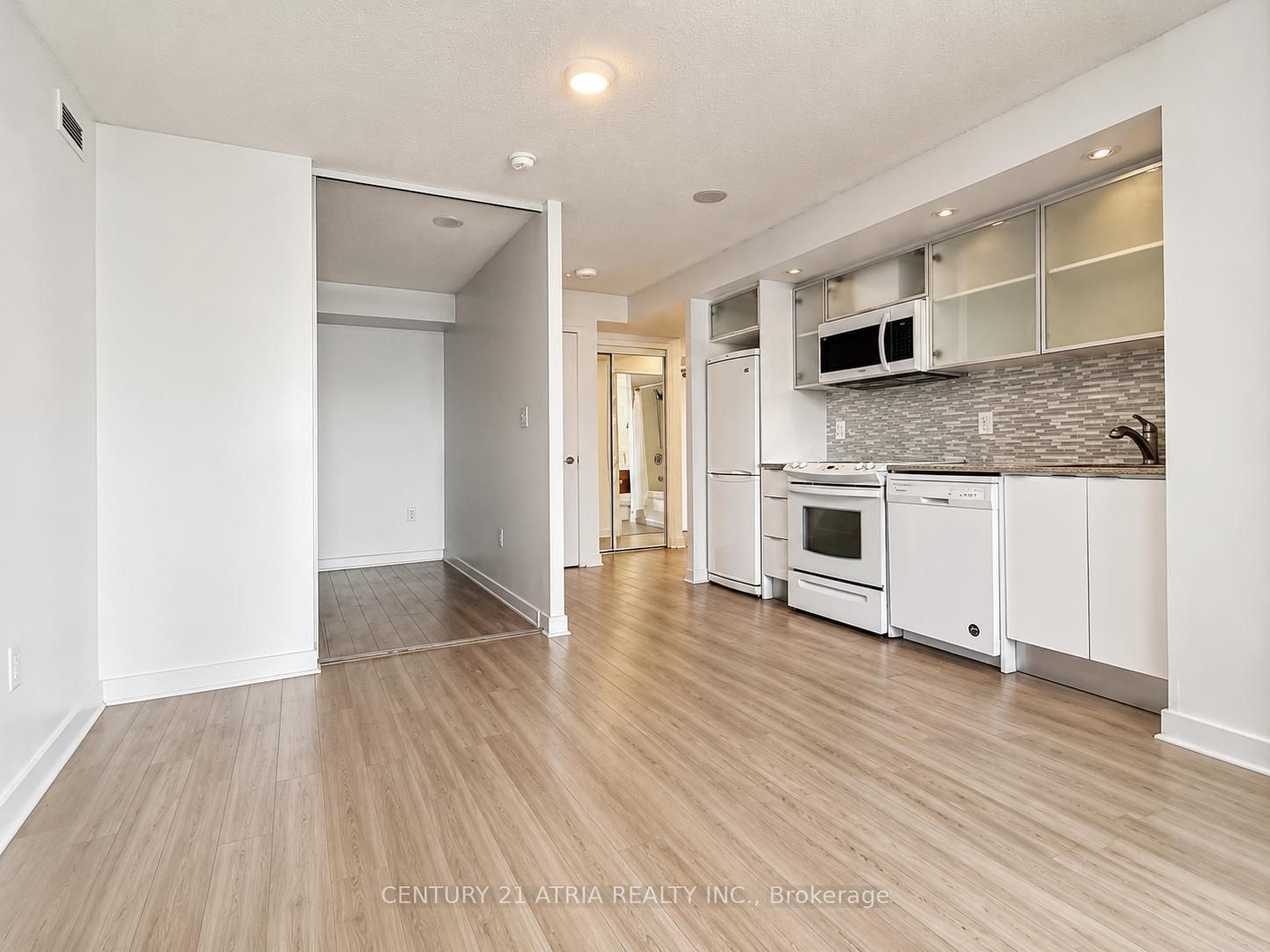 25 Telegram Mews 2116, Toronto, ON M5V 3Z1 photo 2