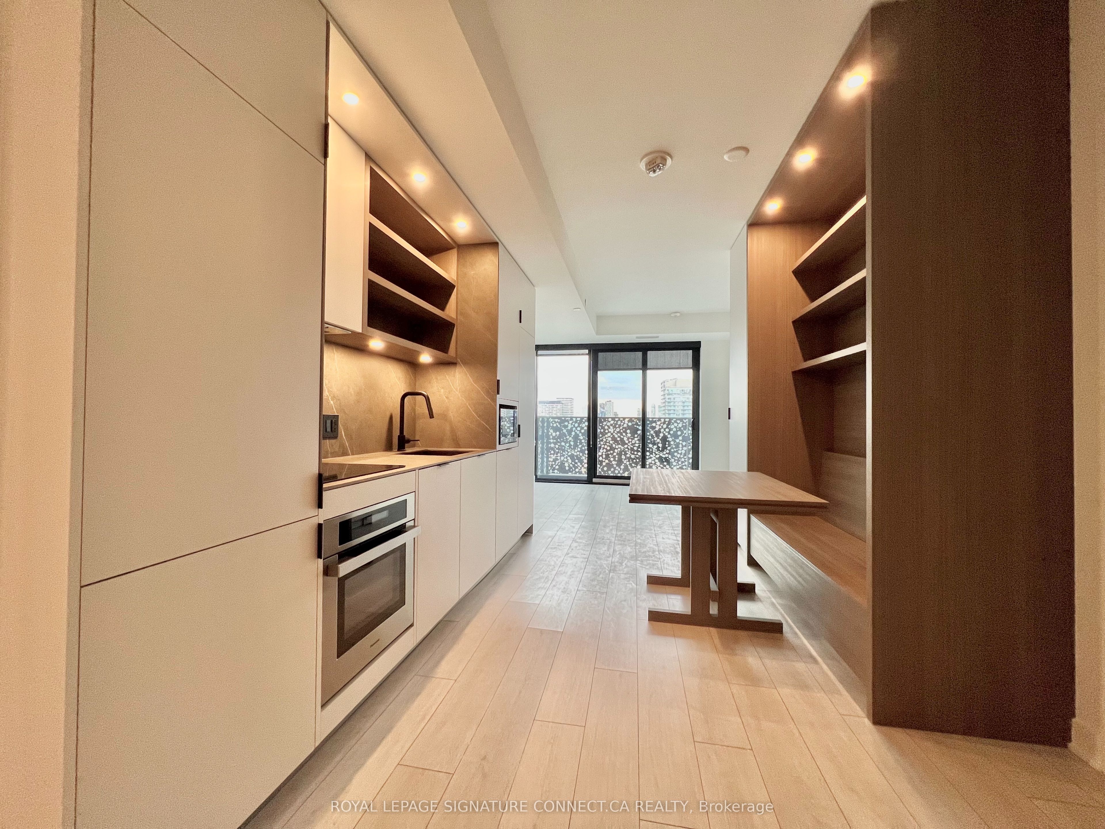 55 Charles Street E 2605, Toronto, ON M4Y 1S9 photo 2