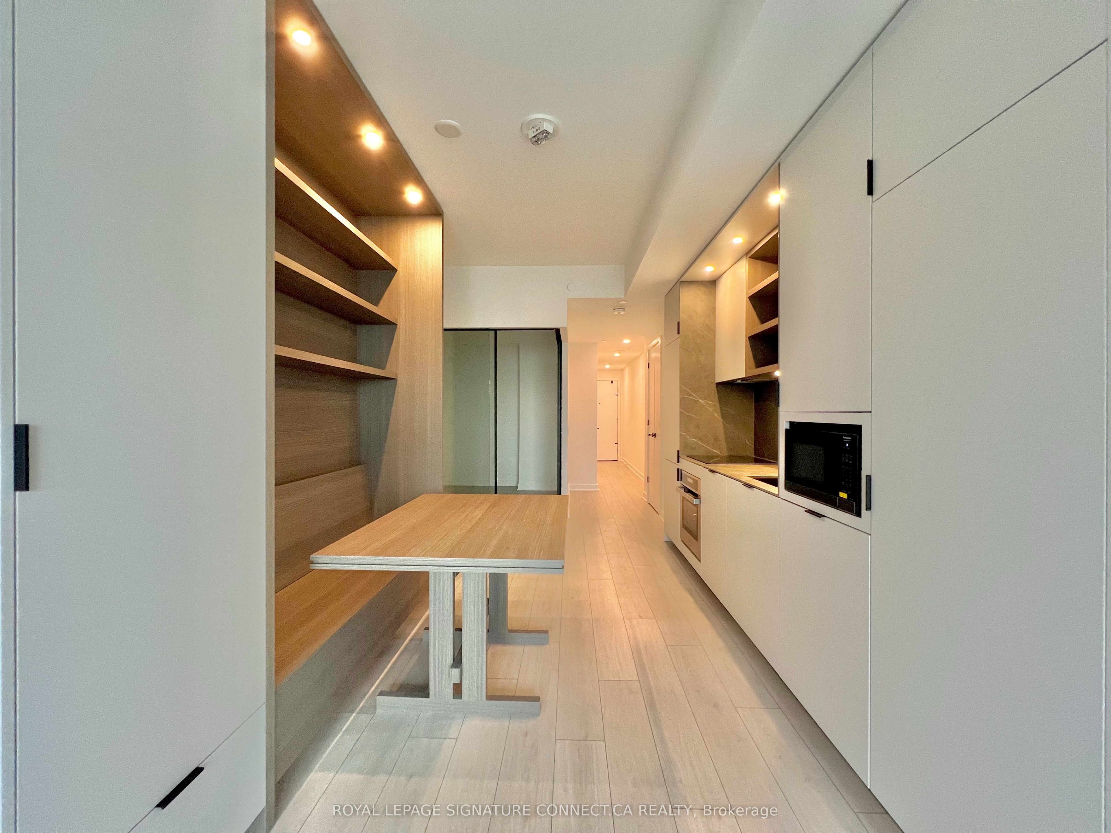 55 Charles Street E 2605, Toronto, ON M4Y 1S9 photo 3