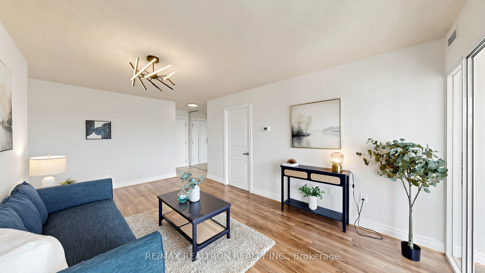 1 Hycrest Avenue 608, Toronto, ON M2N 6V8 photo 3