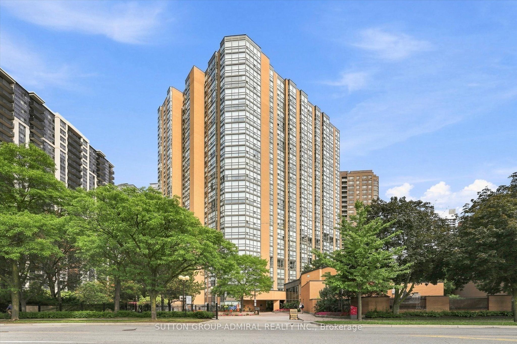 131 Beecroft Road 306, Toronto, ON M2N 6G9 photo 2