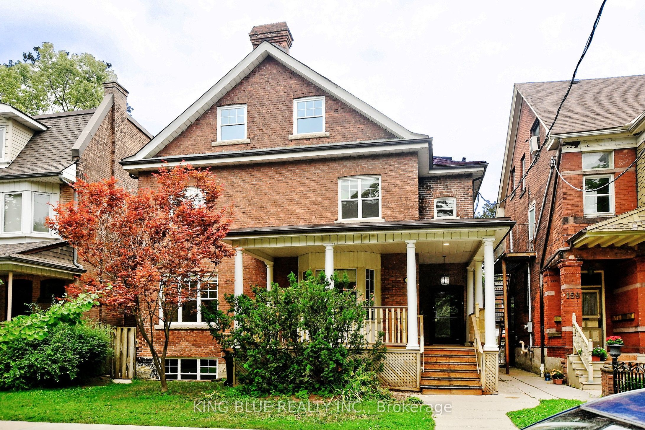 161 Madison Avenue B, Toronto, ON M5R 2S6
