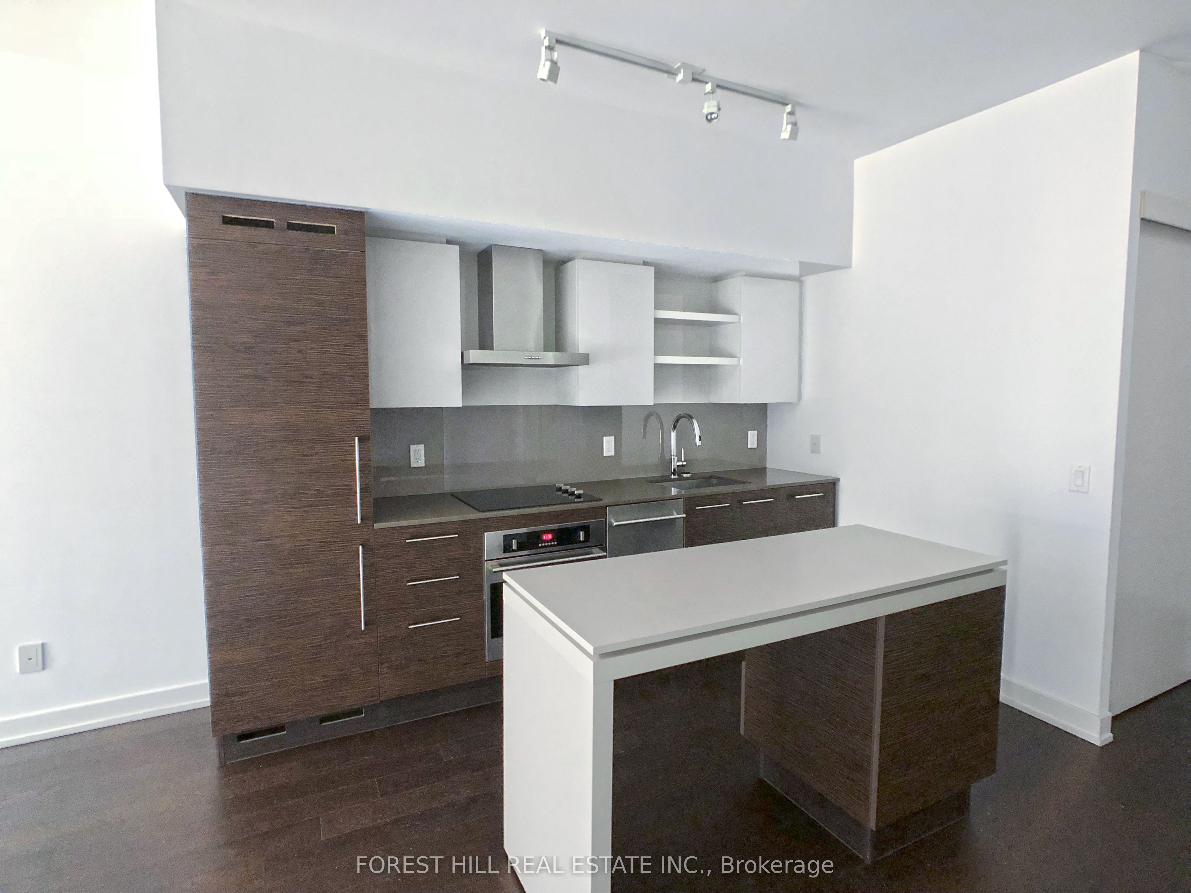 1030 King Street W 440, Toronto, ON M6K 0B4 photo 3