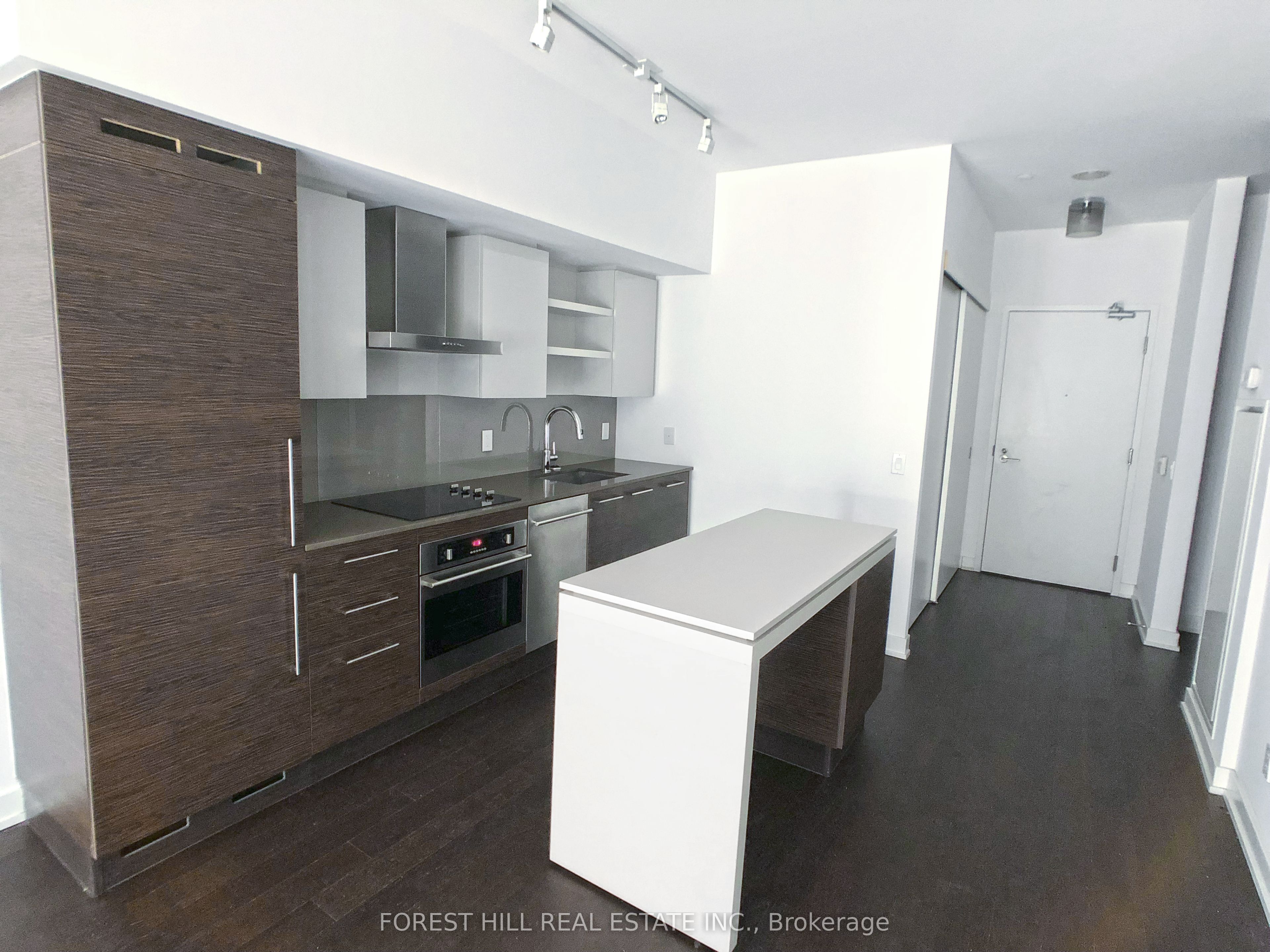 1030 King Street W 440, Toronto, ON M6K 0B4 photo 4