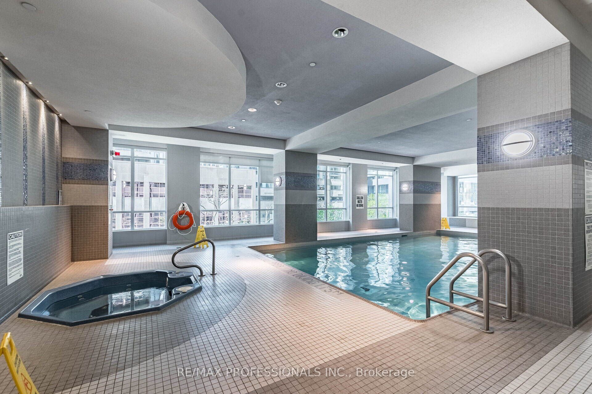 763 Bay Street 3015, Toronto, ON M5G 2R3
