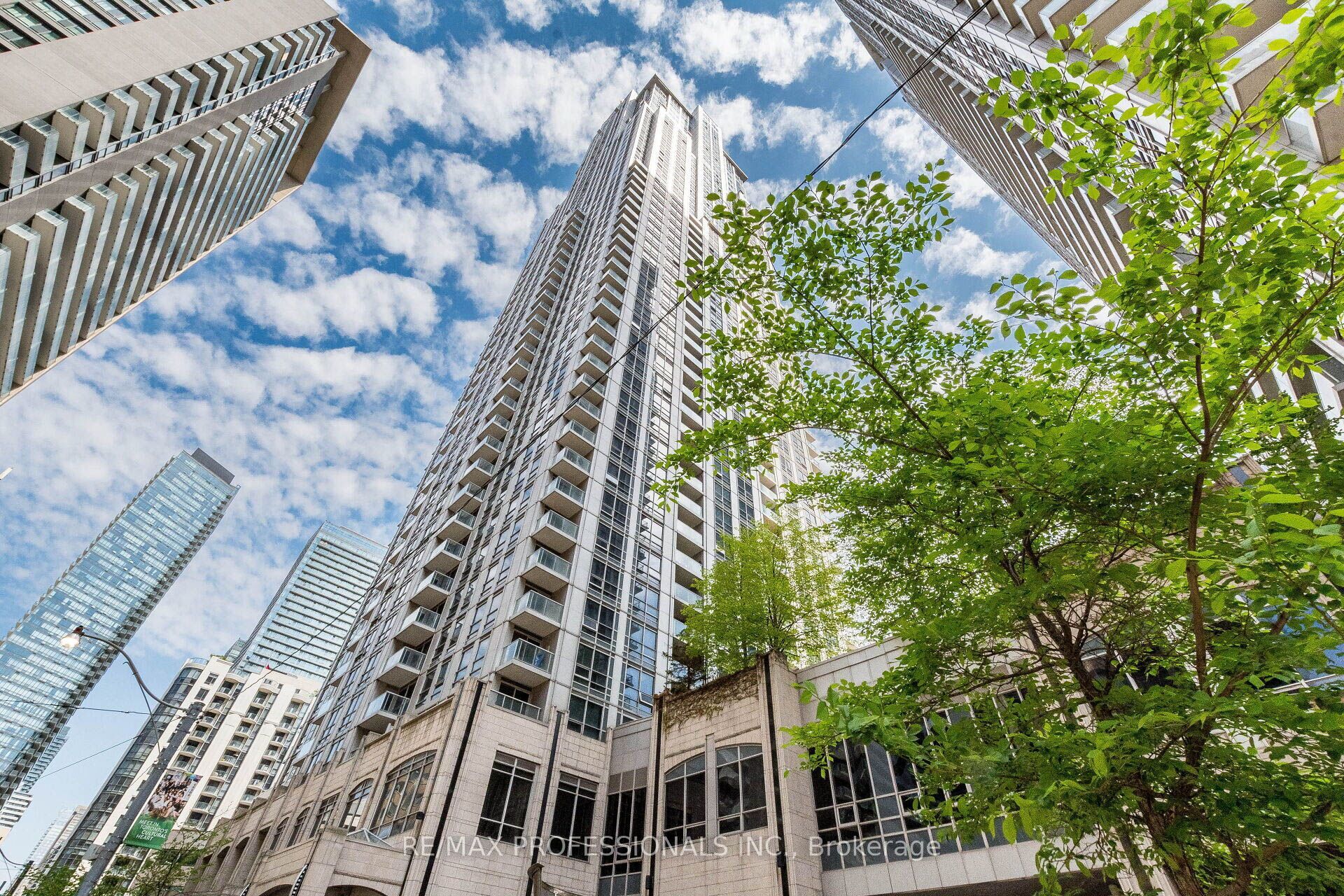 763 Bay Street 3015, Toronto, ON M5G 2R3 photo 4