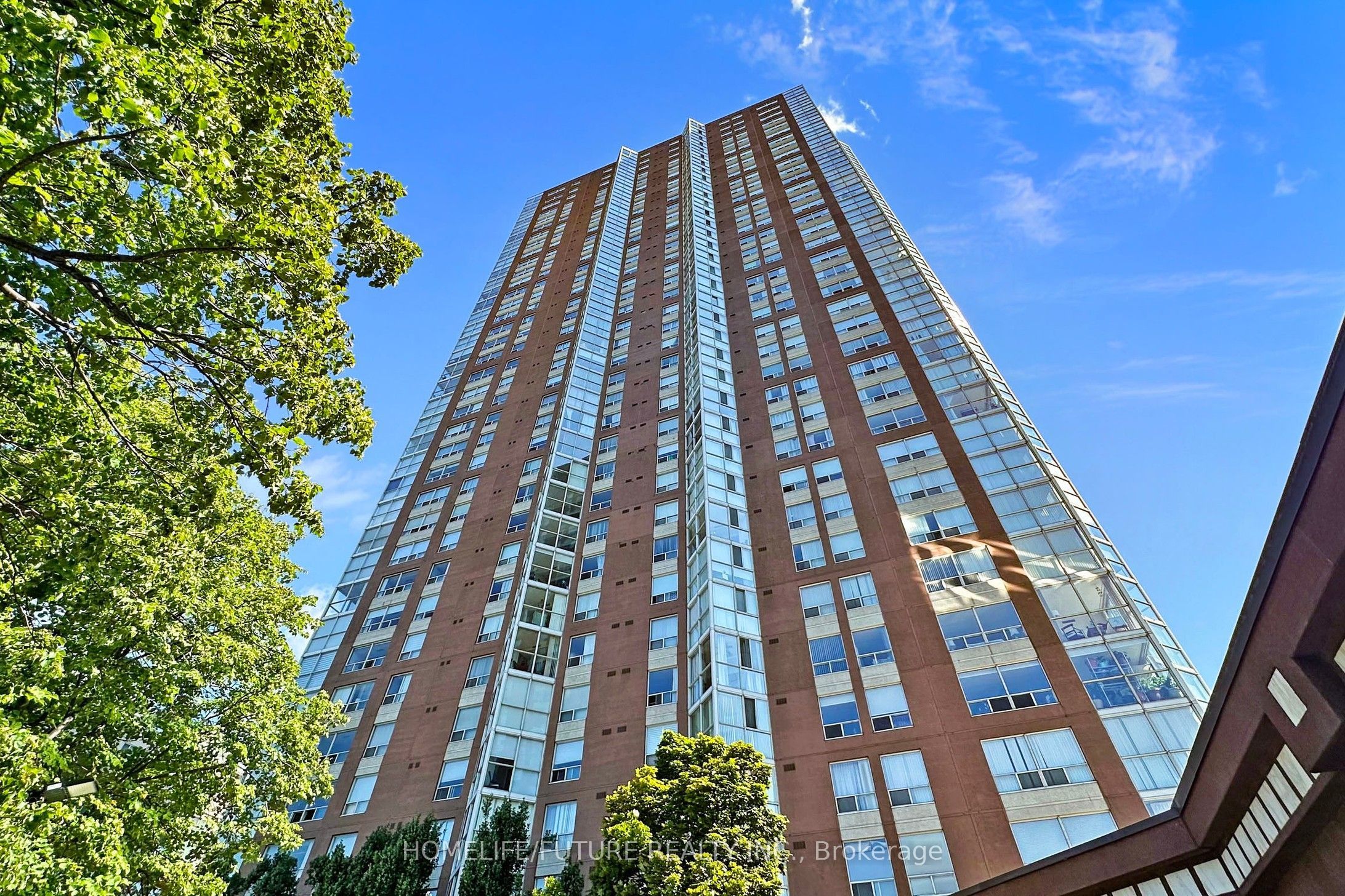 7 Concorde Place 909, Toronto, ON M3C 3N4 photo 3